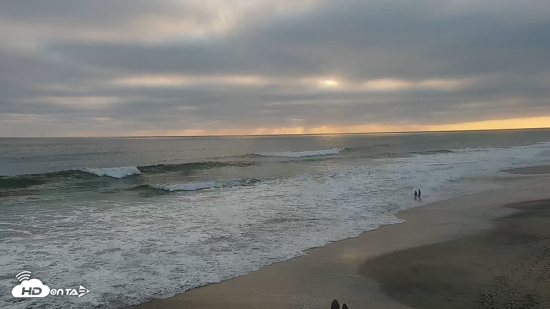 Snapshot of Carlsbad Beach Surf Live Webcam taken Jun 10, 2026, 7:25pm PDT