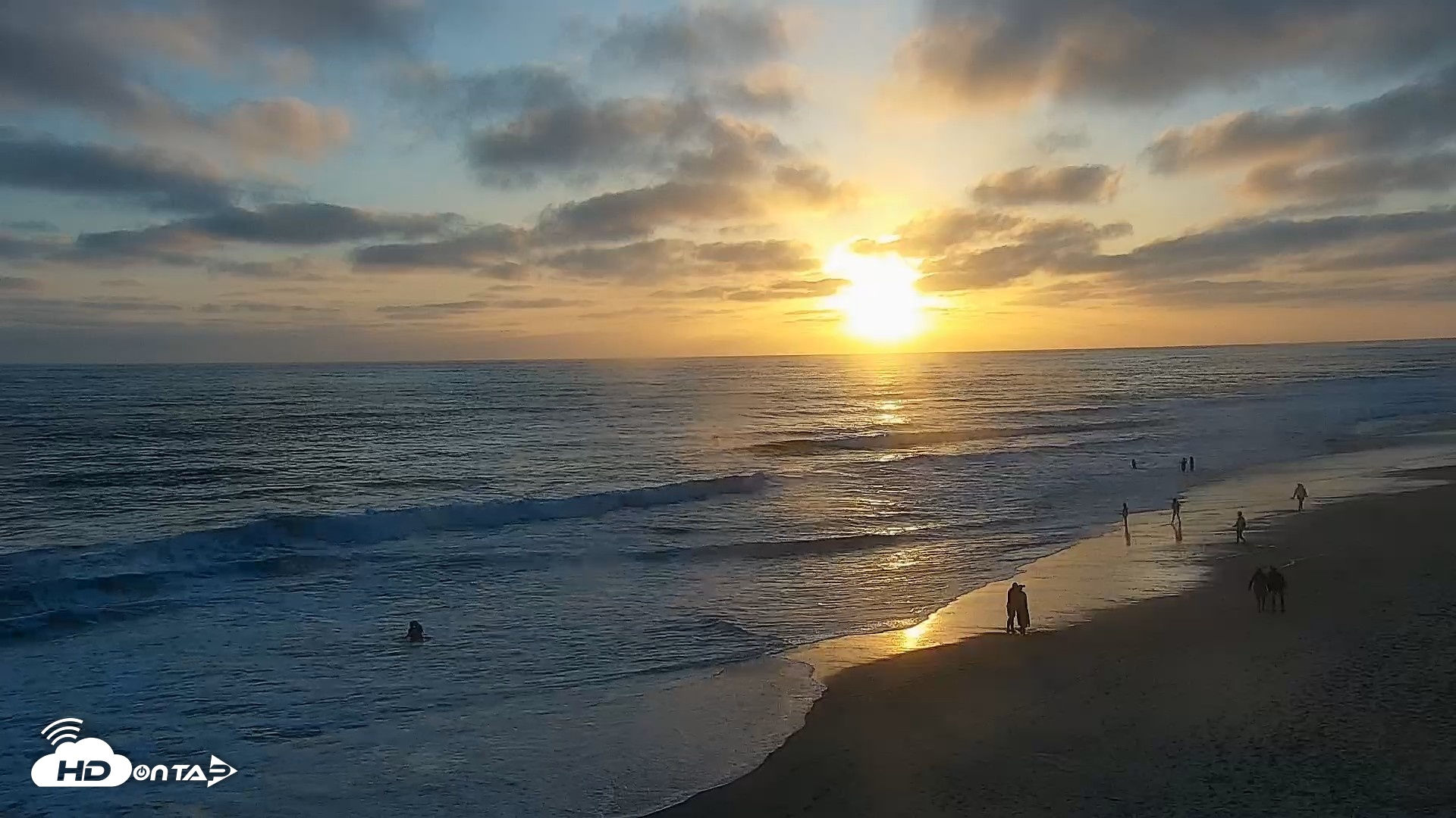 Snapshot of Carlsbad Beach Surf Live Webcam taken Jun 9, 2026, 7:46pm PDT
