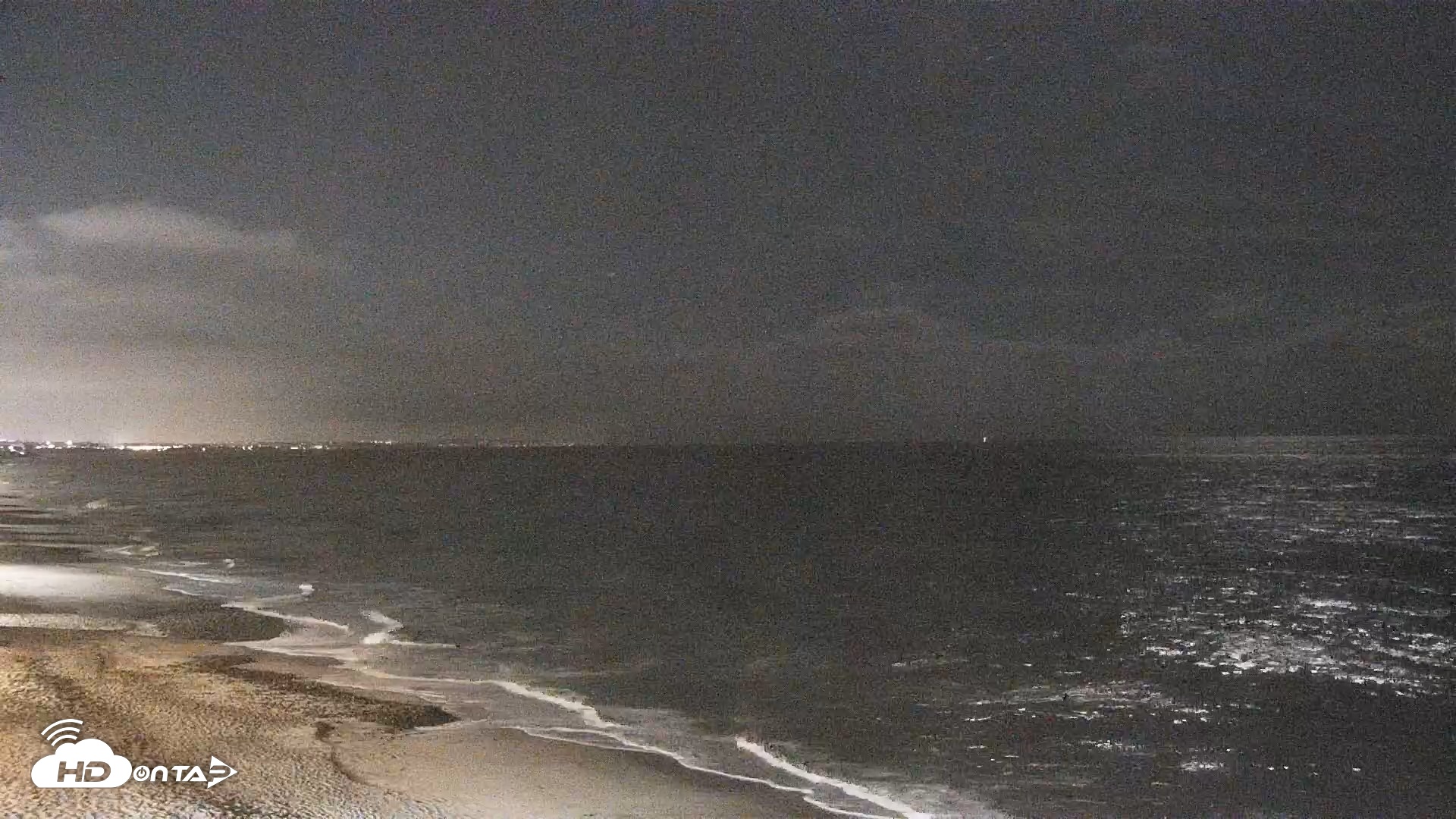 Snapshot of Carlsbad Beach Surf Live Webcam taken Sep 19, 2026, 8:25pm PDT