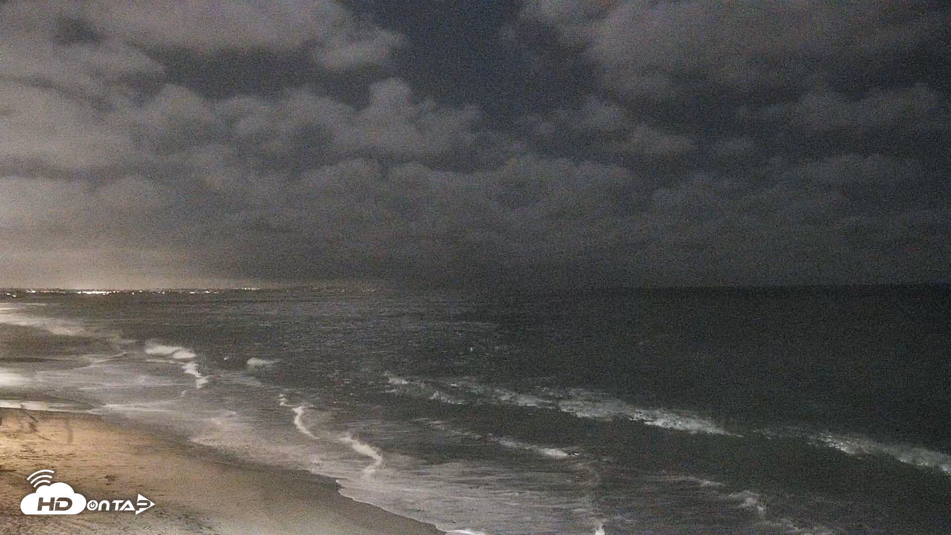 Snapshot of Carlsbad Beach Surf Live Webcam taken Sep 22, 2026, 9:28pm PDT
