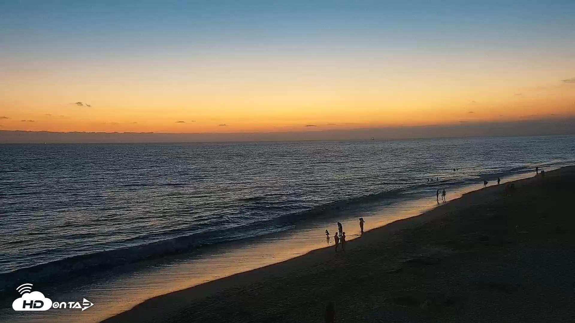 Snapshot of Carlsbad Beach Surf Live Webcam taken Aug 7, 2026, 8:12pm PDT