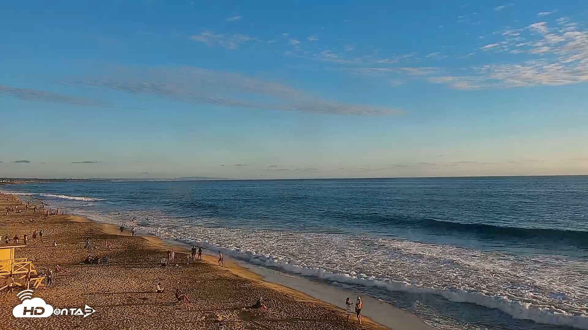 Snapshot of Carlsbad Beach Surf Live Webcam taken Oct 2, 2025, 6:00pm PDT