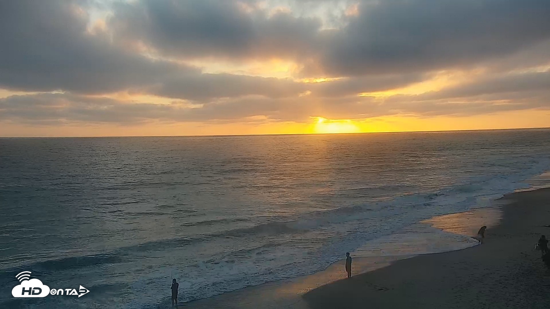Snapshot of Carlsbad Beach Surf Live Webcam taken Jun 14, 2026, 7:41pm PDT