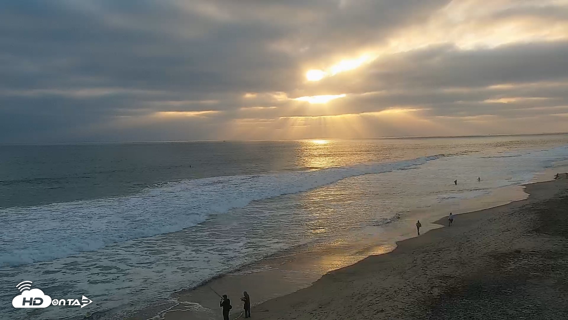 Snapshot of Carlsbad Beach Surf Live Webcam taken Jun 5, 2026, 7:27pm PDT