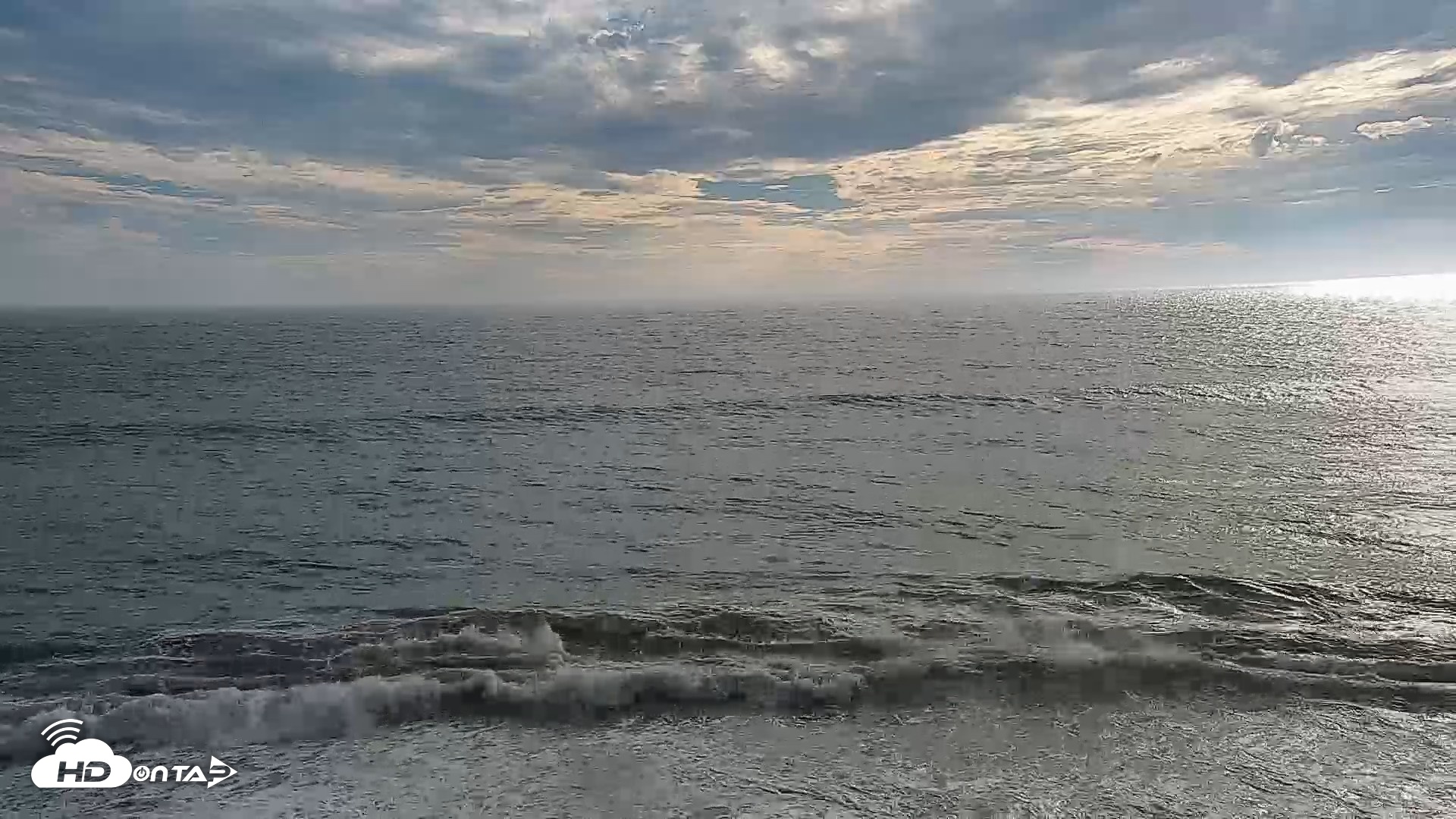 Snapshot of Carlsbad Beach Surf Live Webcam taken Sep 7, 2026, 5:12pm PDT