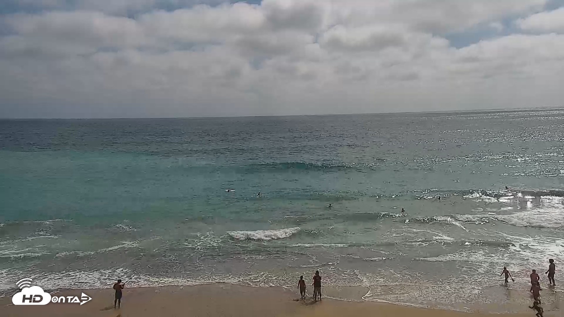 Snapshot of Carlsbad Beach Surf Live Webcam taken Jul 31, 2026, 4:04pm PDT
