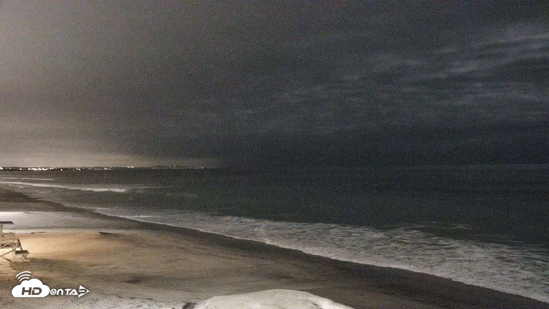 Snapshot of Carlsbad Beach Surf Live Webcam taken Jul 1, 2026, 3:03am PDT