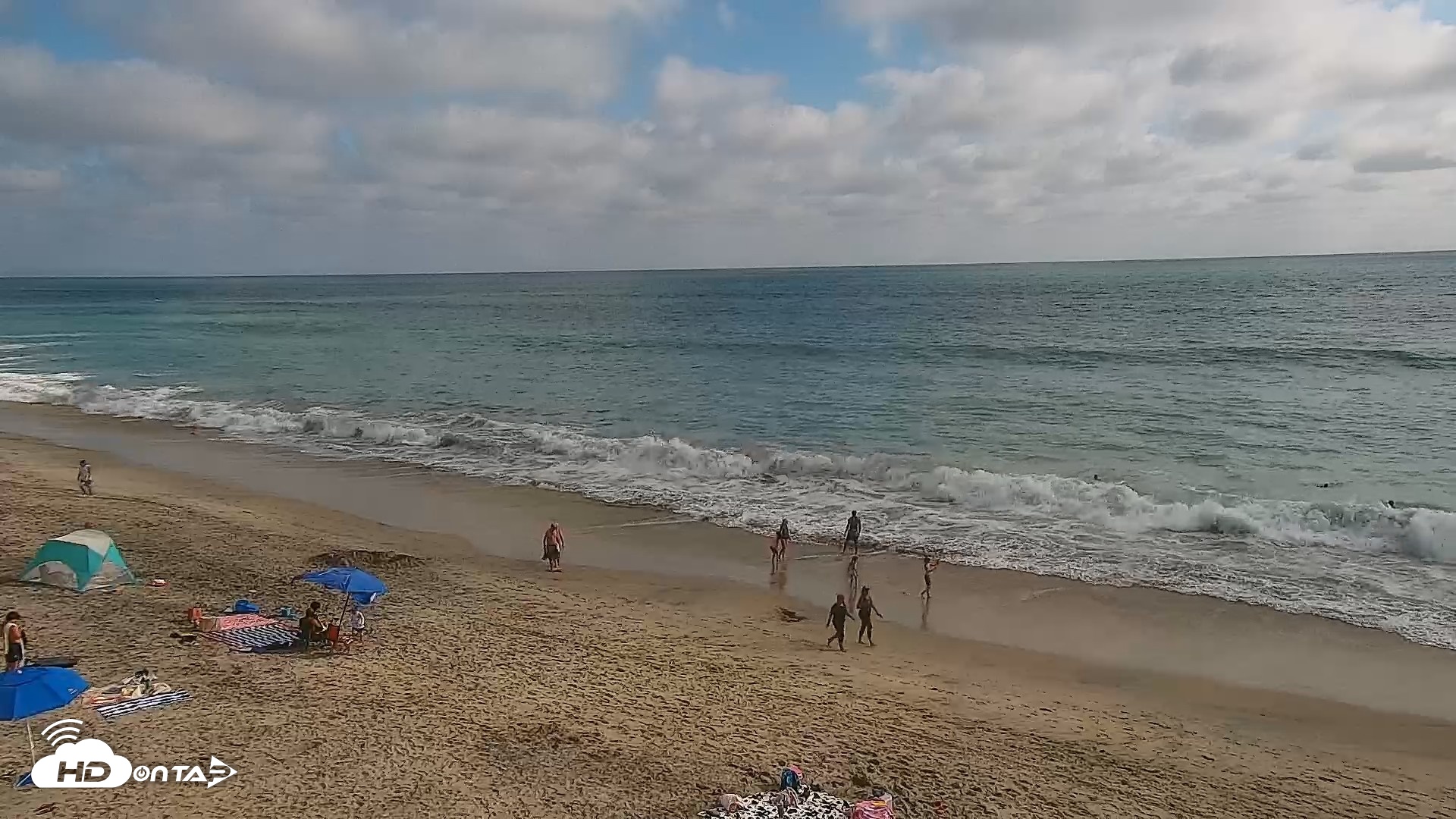 Snapshot of Carlsbad Beach Surf Live Webcam taken Aug 12, 2026, 5:11pm PDT