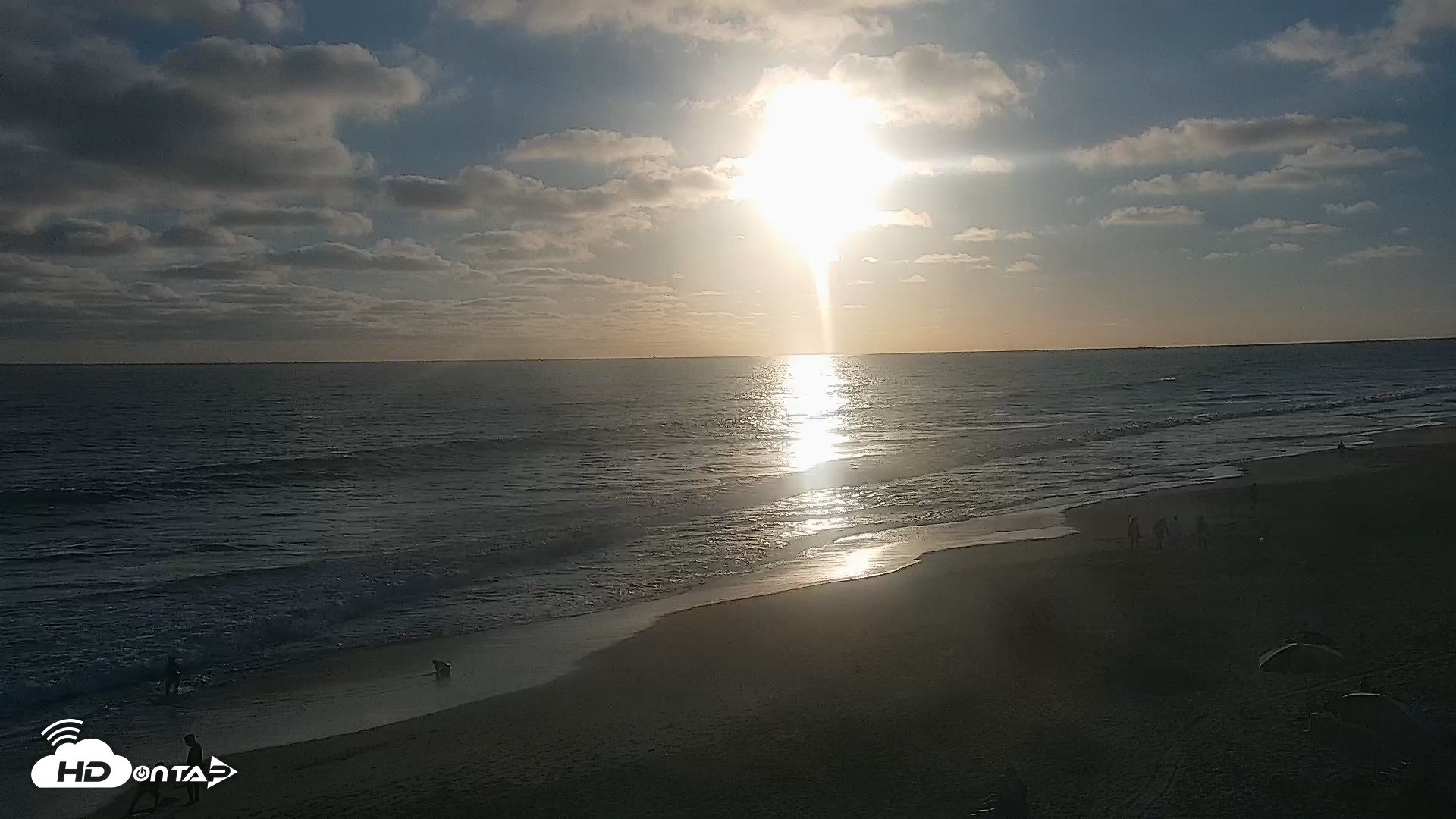 Snapshot of Carlsbad Beach Surf Live Webcam taken Jun 21, 2026, 7:23pm PDT