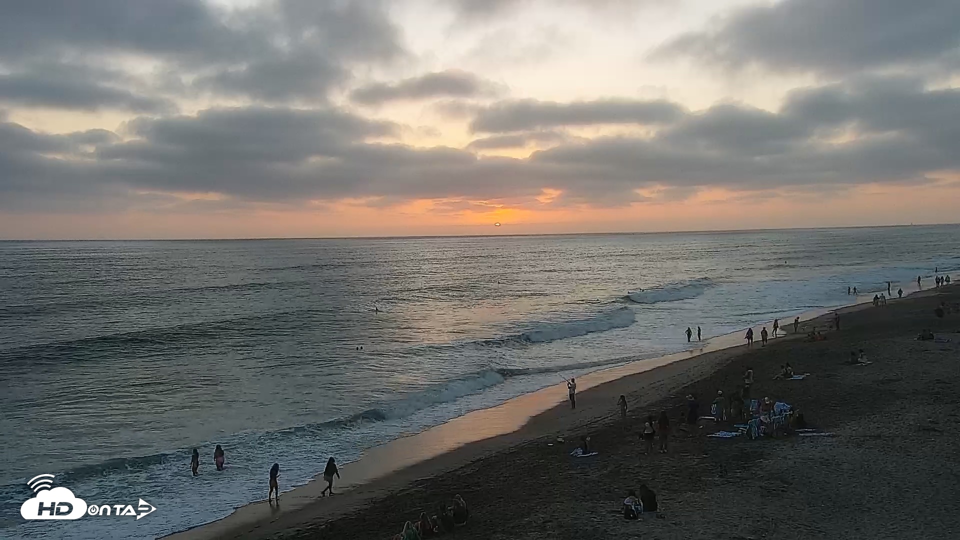 Snapshot of Carlsbad Beach Surf Live Webcam taken Aug 1, 2026, 7:45pm PDT