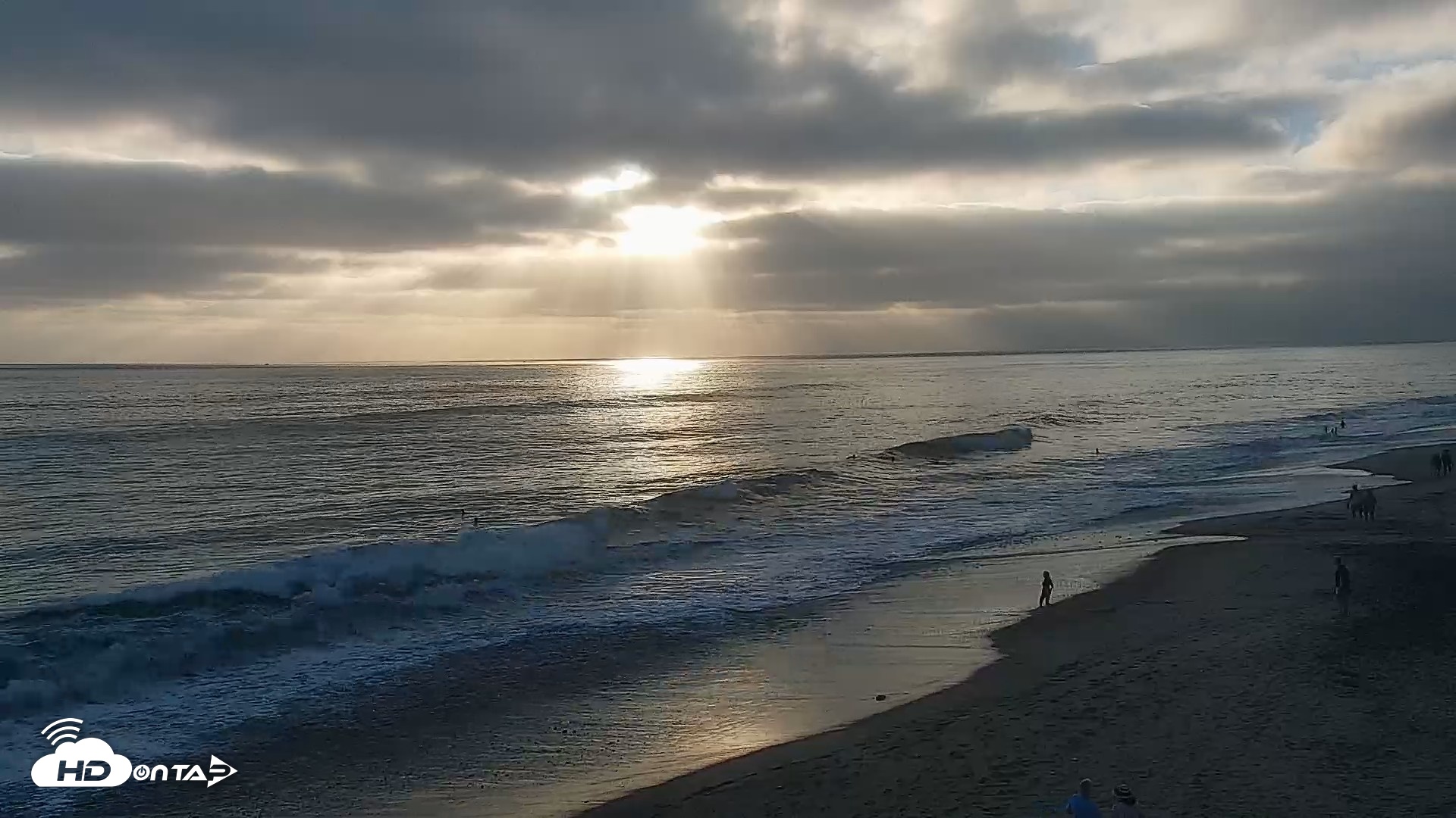 Snapshot of Carlsbad Beach Surf Live Webcam taken Jul 27, 2026, 7:06pm PDT