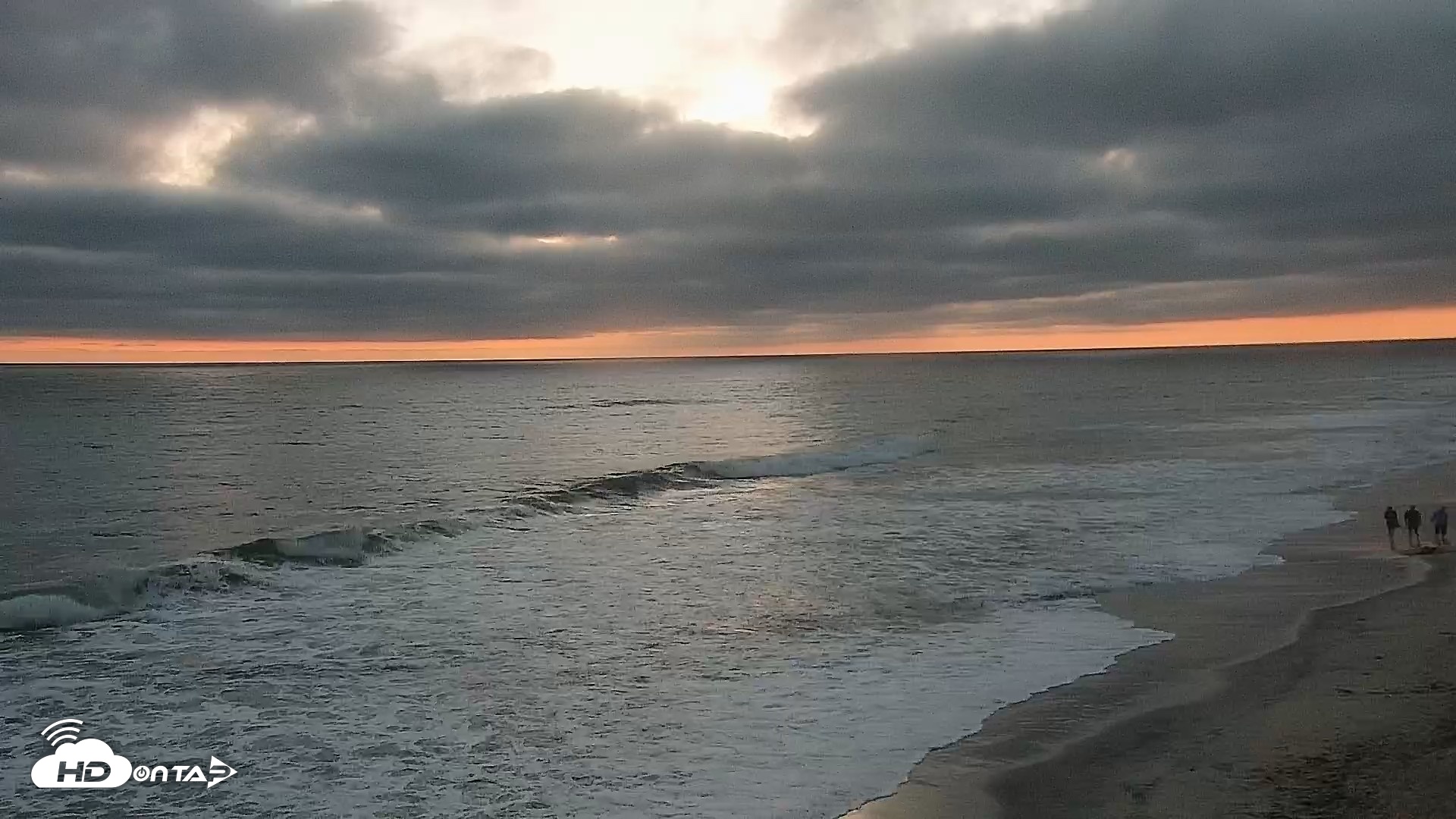 Snapshot of Carlsbad Beach Surf Live Webcam taken May 30, 2026, 8:19pm PDT
