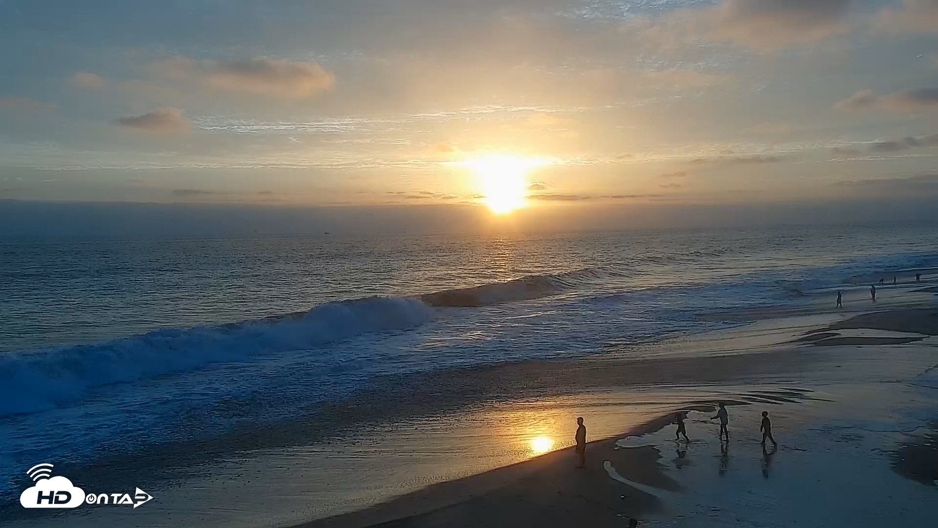 Snapshot of Carlsbad Beach Surf Live Webcam taken Jul 25, 2026, 7:43pm PDT