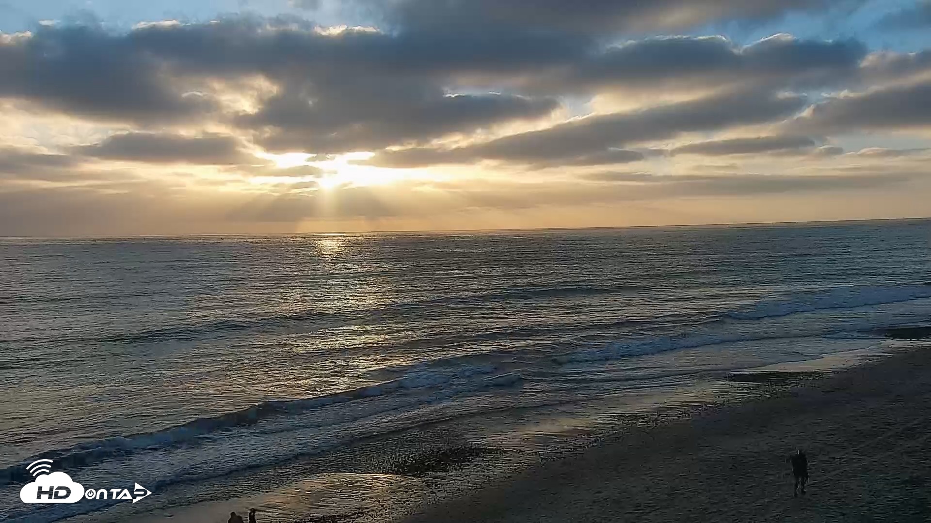 Snapshot of Carlsbad Beach Surf Live Webcam taken Sep 13, 2026, 6:34pm PDT