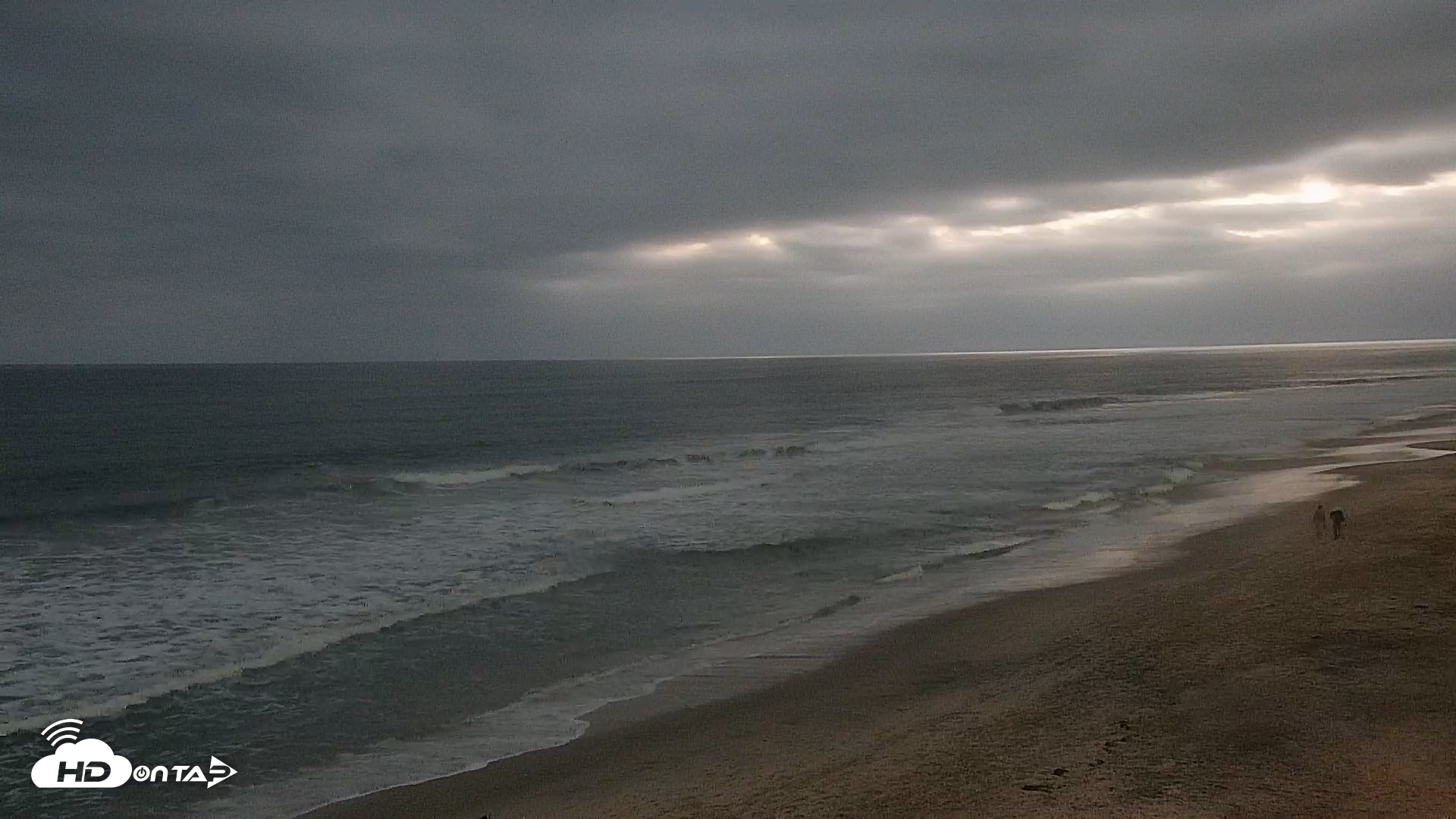 Snapshot of Carlsbad Beach Surf Live Webcam taken Jun 6, 2026, 8:27pm PDT
