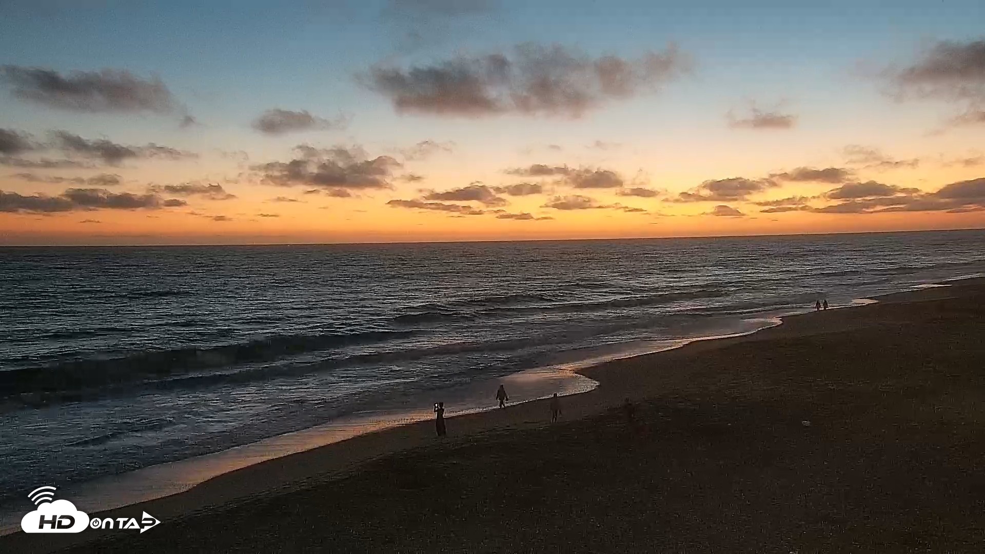 Snapshot of Carlsbad Beach Surf Live Webcam taken Jul 6, 2026, 8:38pm PDT