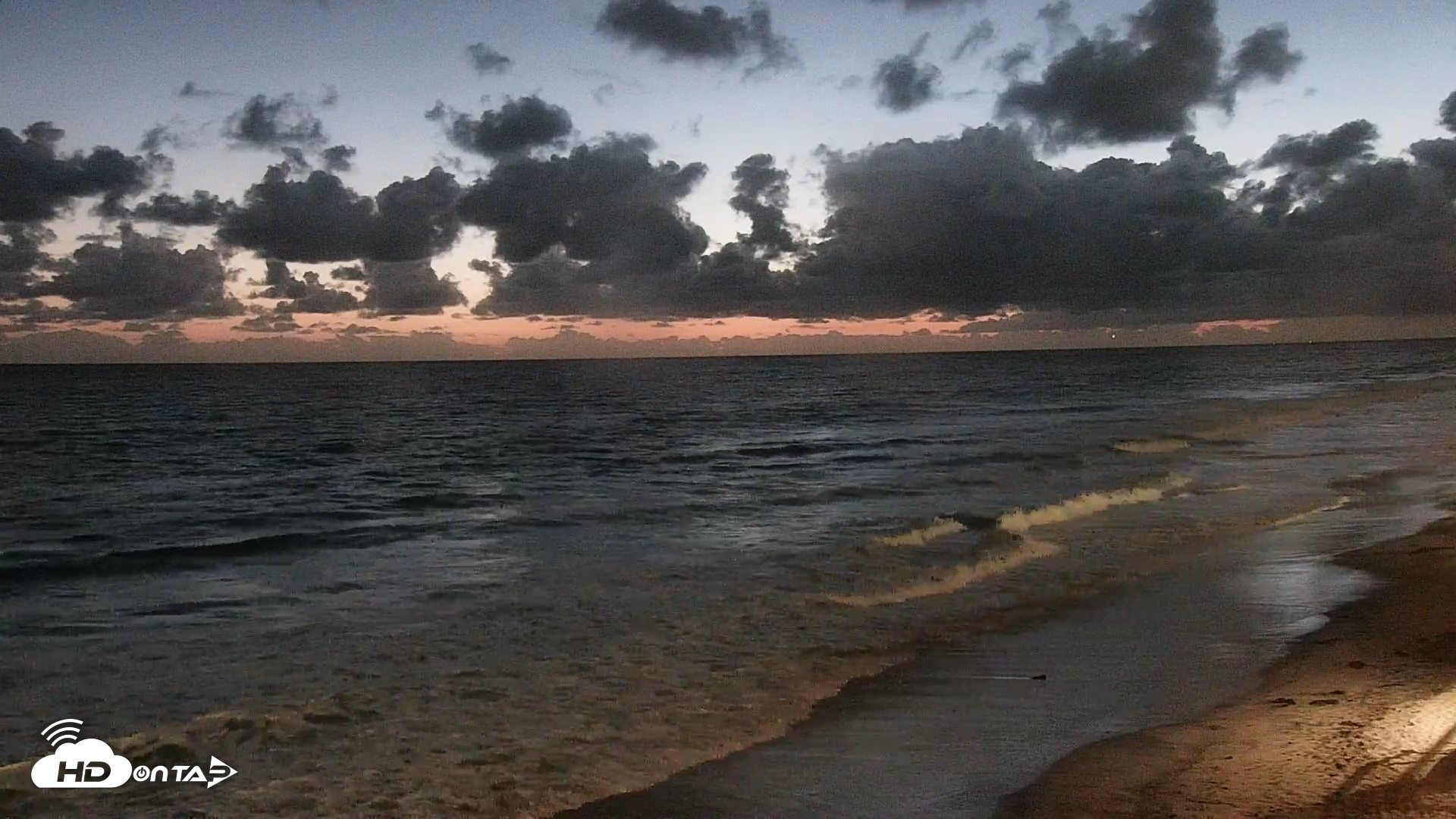 Snapshot of Carlsbad Beach Surf Live Webcam taken May 27, 2026, 8:38pm PDT