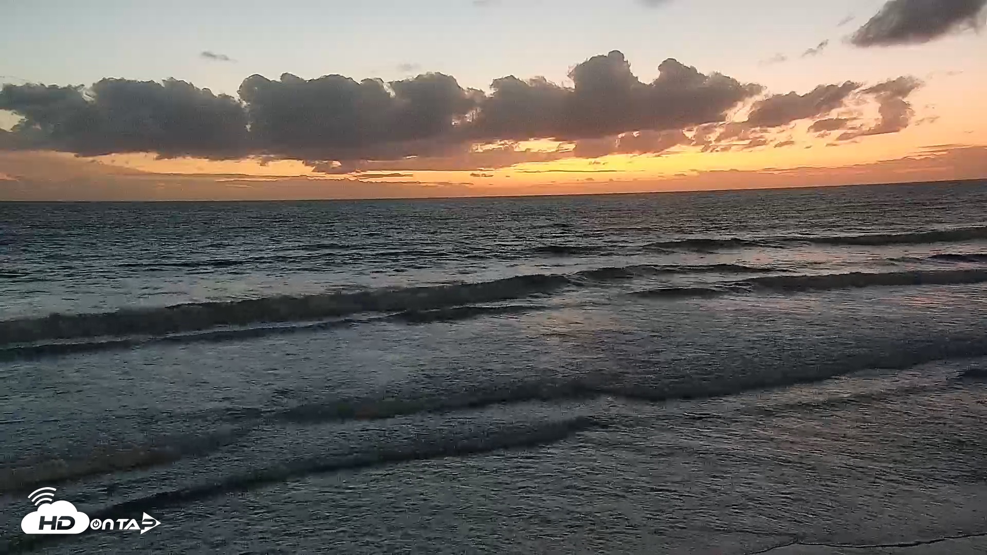 Snapshot of Carlsbad Beach Surf Live Webcam taken Feb 17, 2026, 6:06pm PST