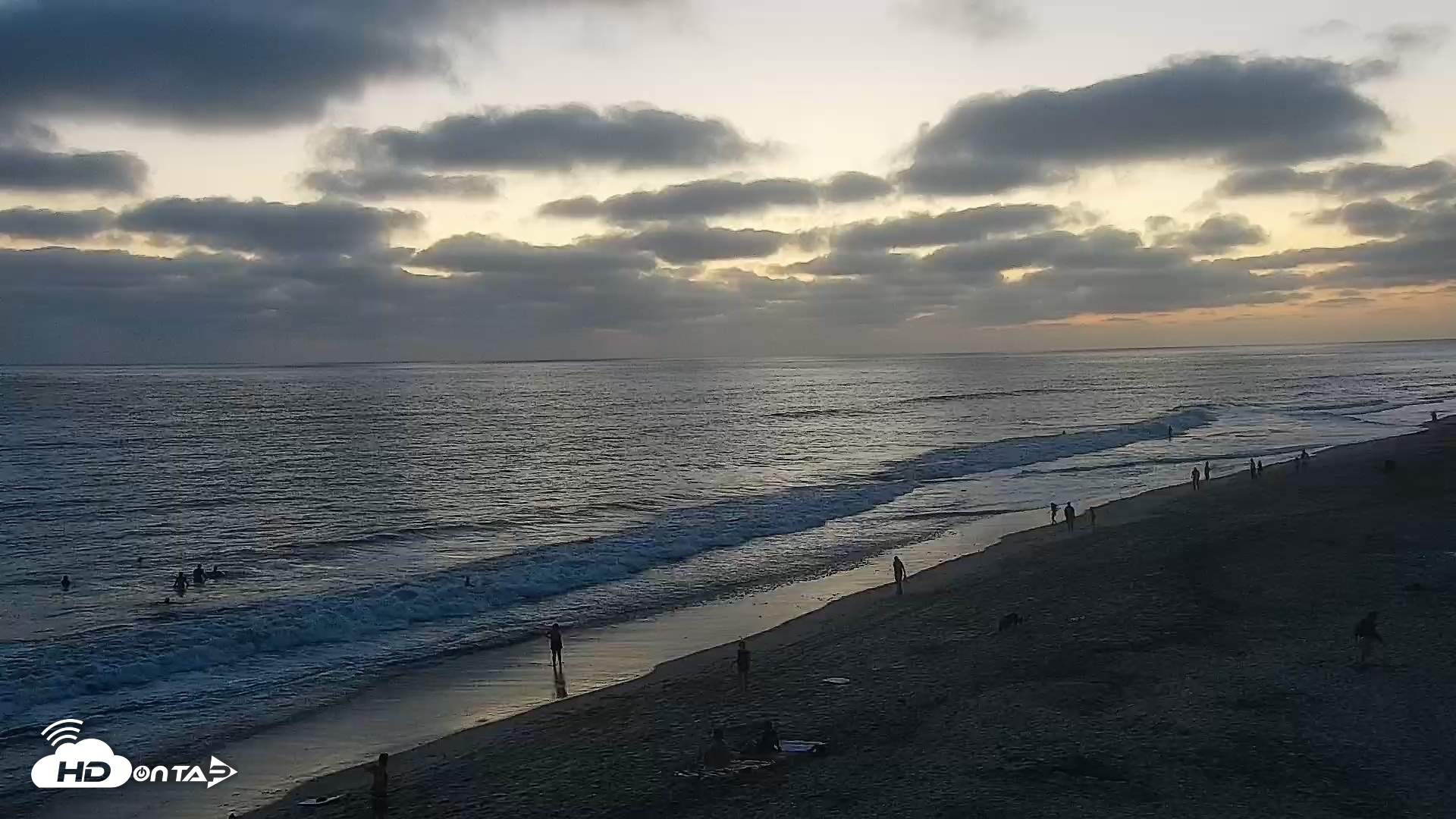 Snapshot of Carlsbad Beach Surf Live Webcam taken Aug 3, 2026, 8:13pm PDT