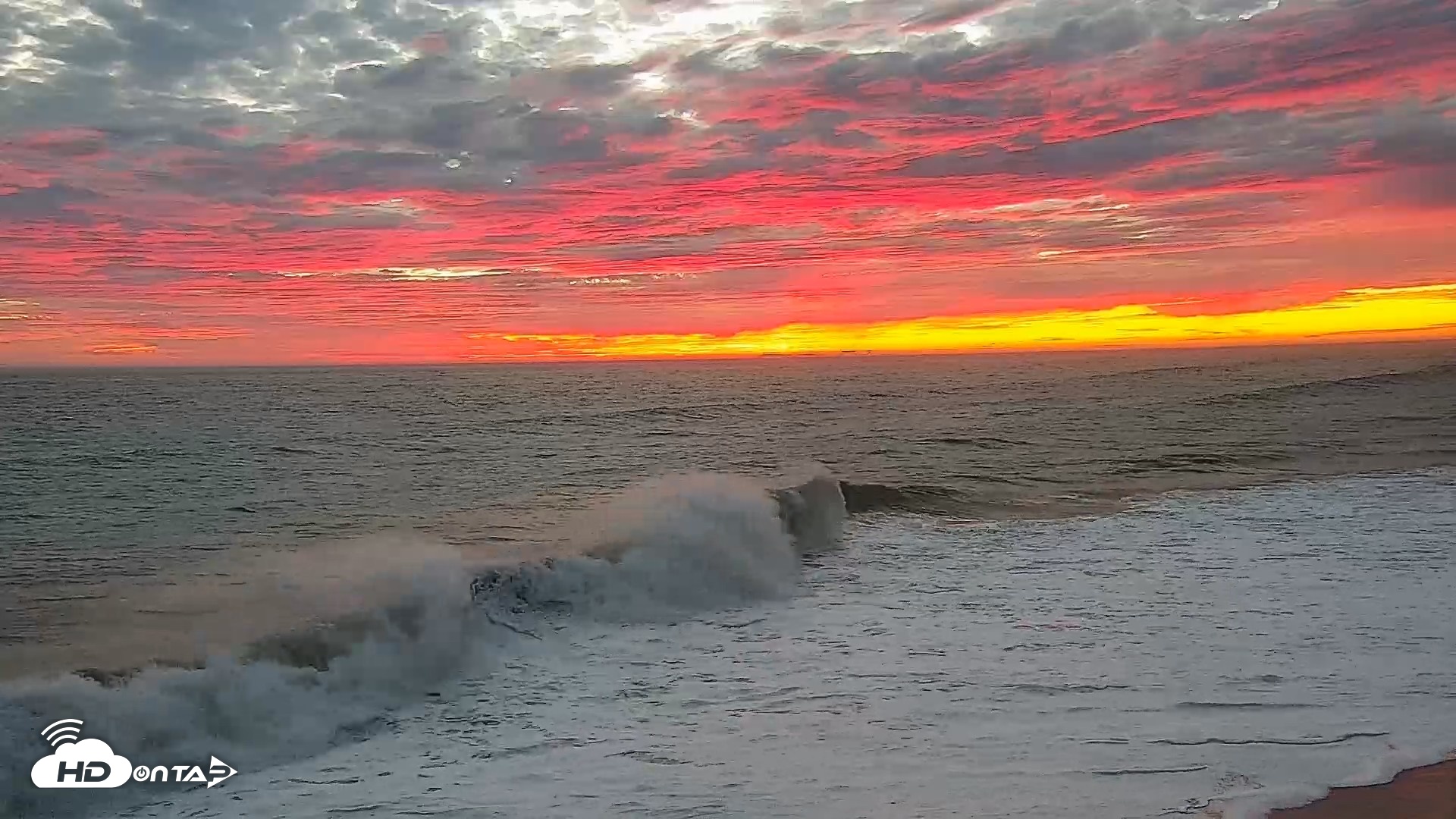 Snapshot of Carlsbad Beach Surf Live Webcam taken Sep 7, 2026, 7:18pm PDT
