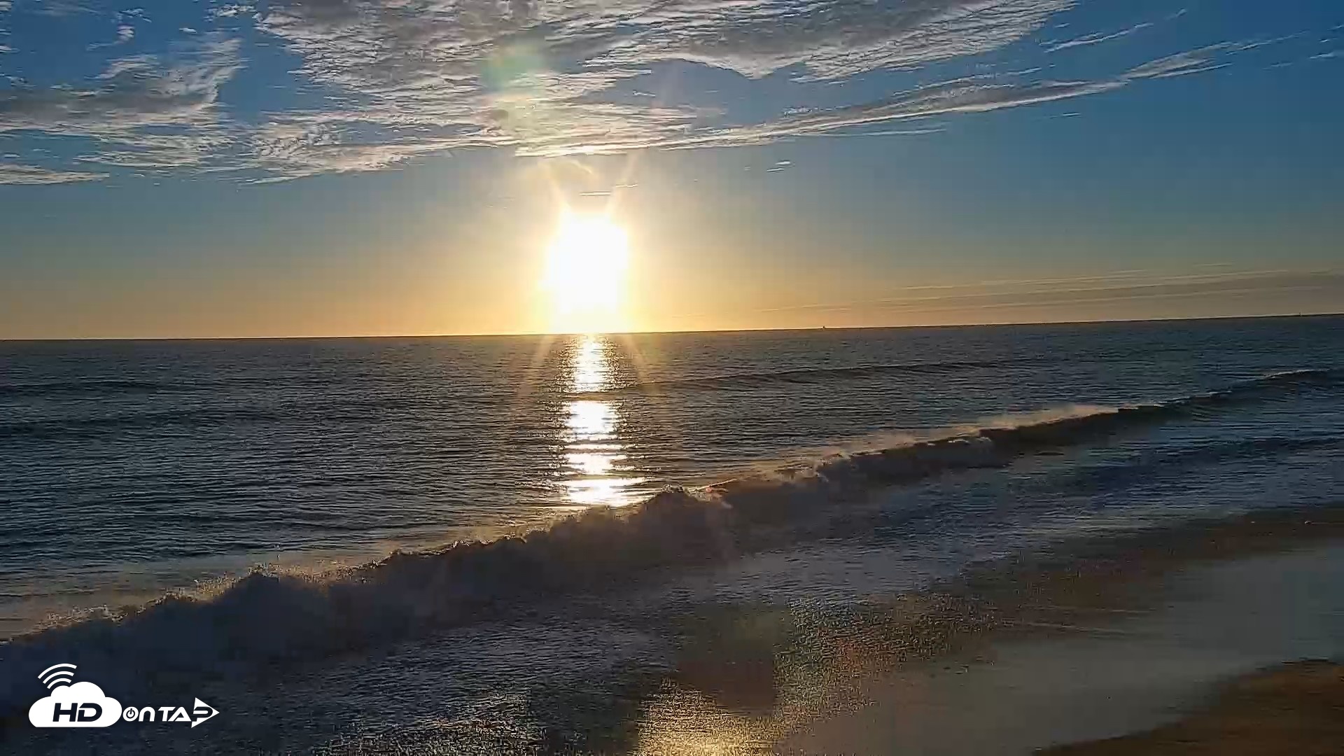 Snapshot of Carlsbad Beach Surf Live Webcam taken Sep 5, 2026, 6:54pm PDT