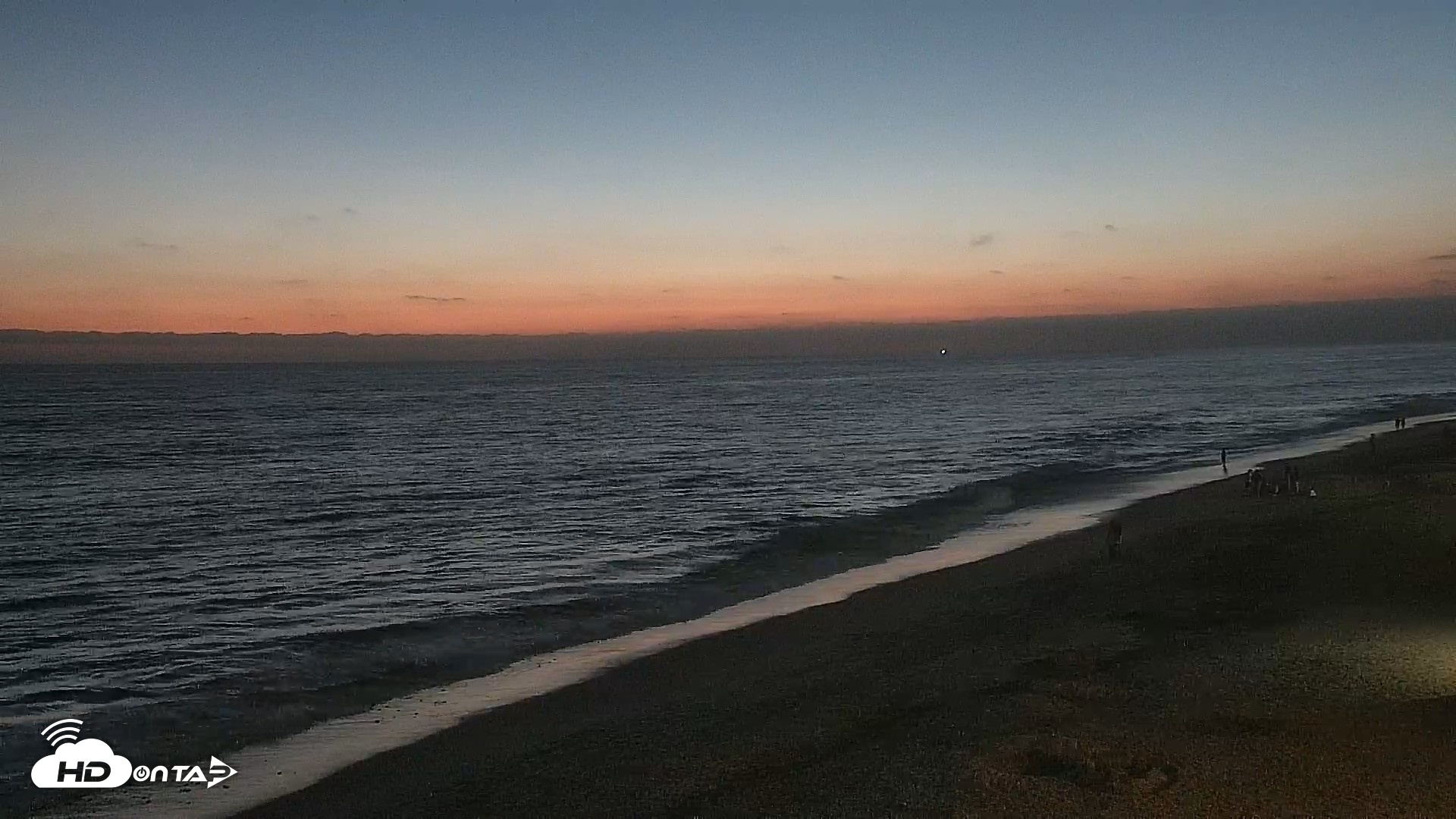Snapshot of Carlsbad Beach Surf Live Webcam taken Aug 7, 2026, 8:23pm PDT