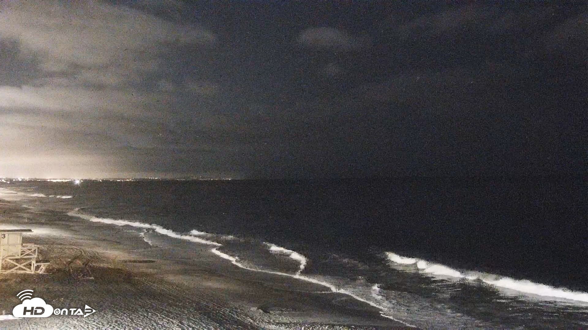 Snapshot of Carlsbad Beach Surf Live Webcam taken Sep 1, 2026, 8:20pm PDT