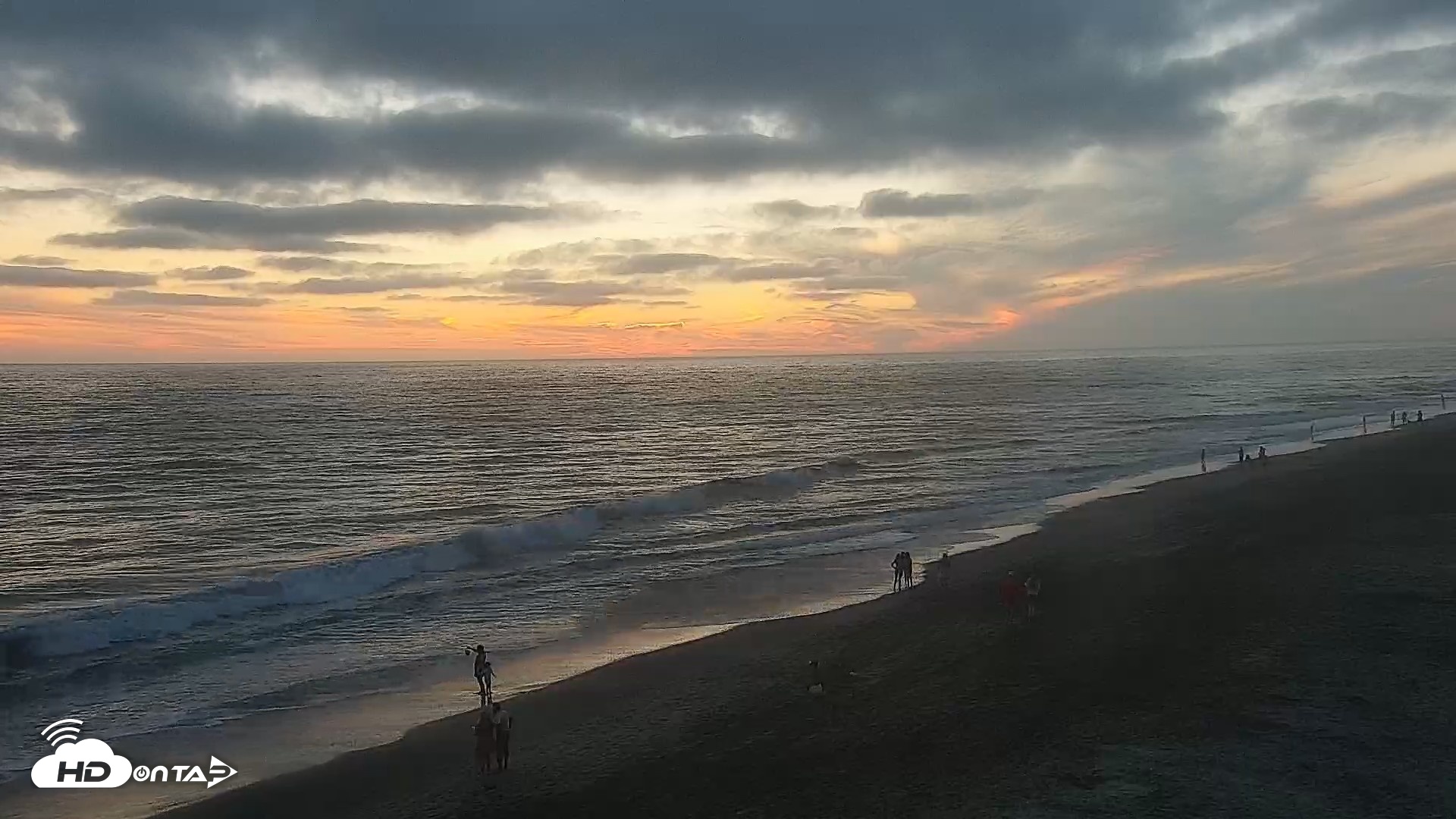 Snapshot of Carlsbad Beach Surf Live Webcam taken Aug 16, 2026, 7:45pm PDT