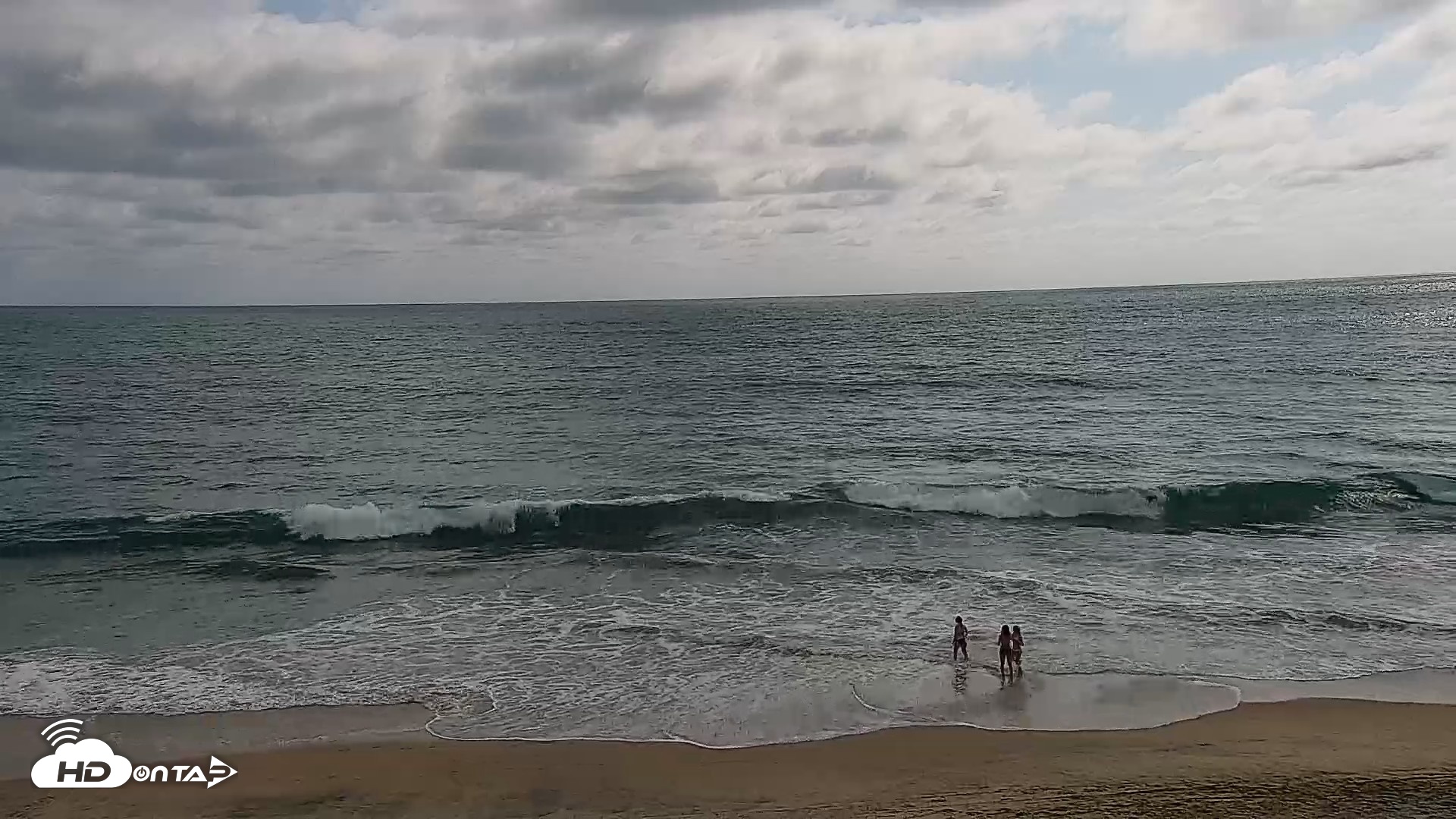 Snapshot of Carlsbad Beach Surf Live Webcam taken Jun 30, 2026, 4:38pm PDT