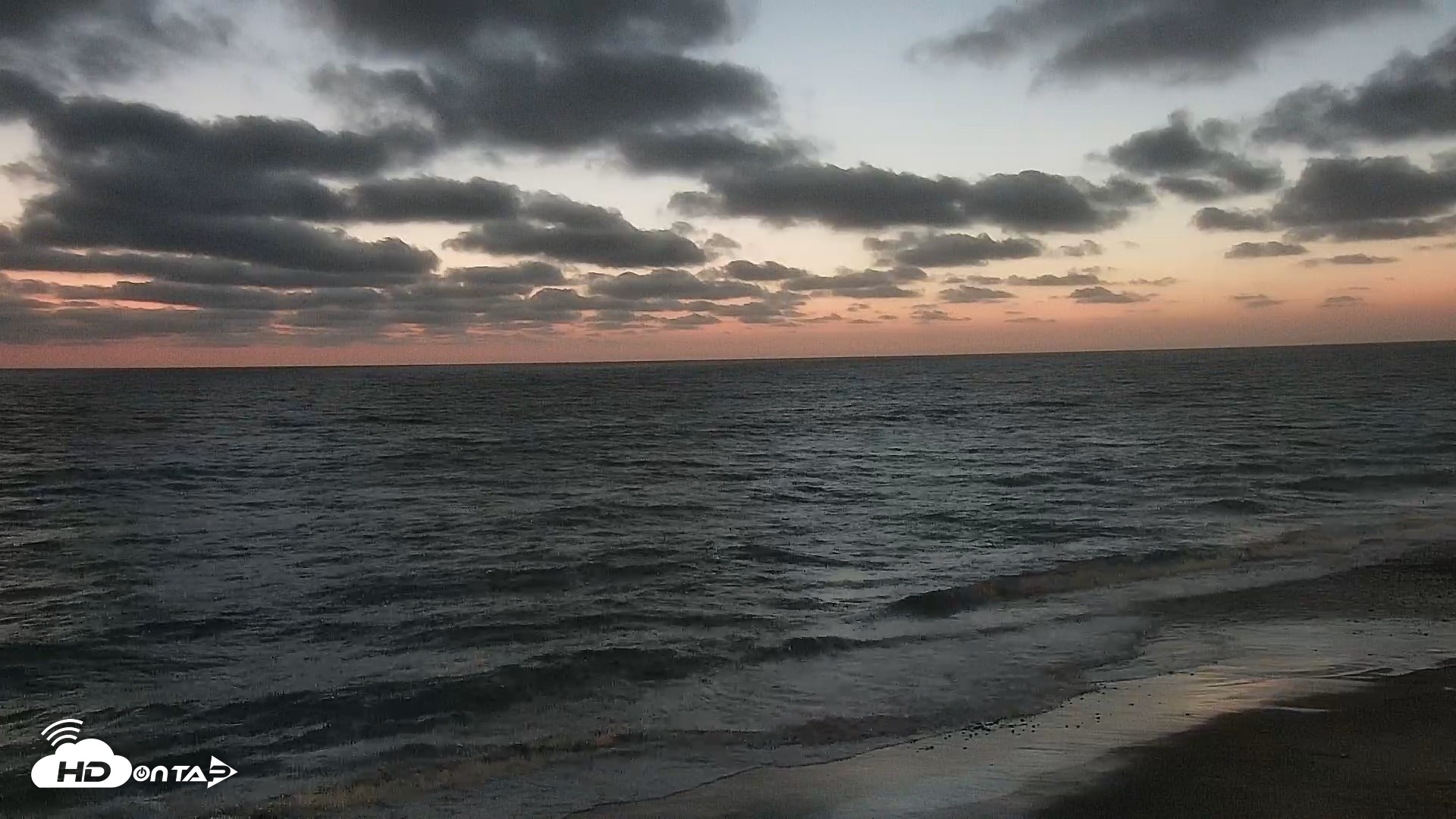 Snapshot of Carlsbad Beach Surf Live Webcam taken Sep 22, 2026, 7:20pm PDT