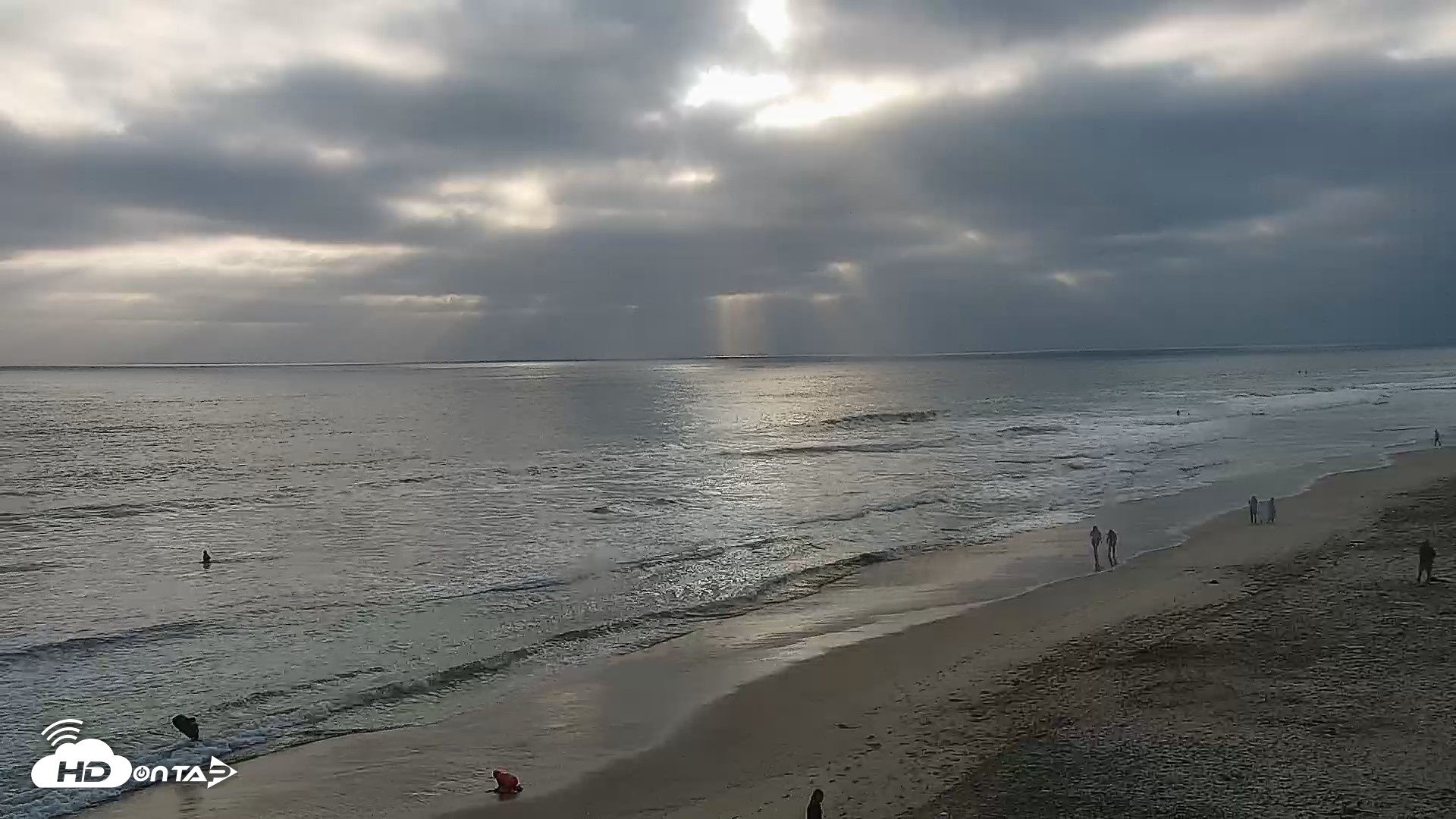 Snapshot of Carlsbad Beach Surf Live Webcam taken Jun 4, 2026, 6:59pm PDT