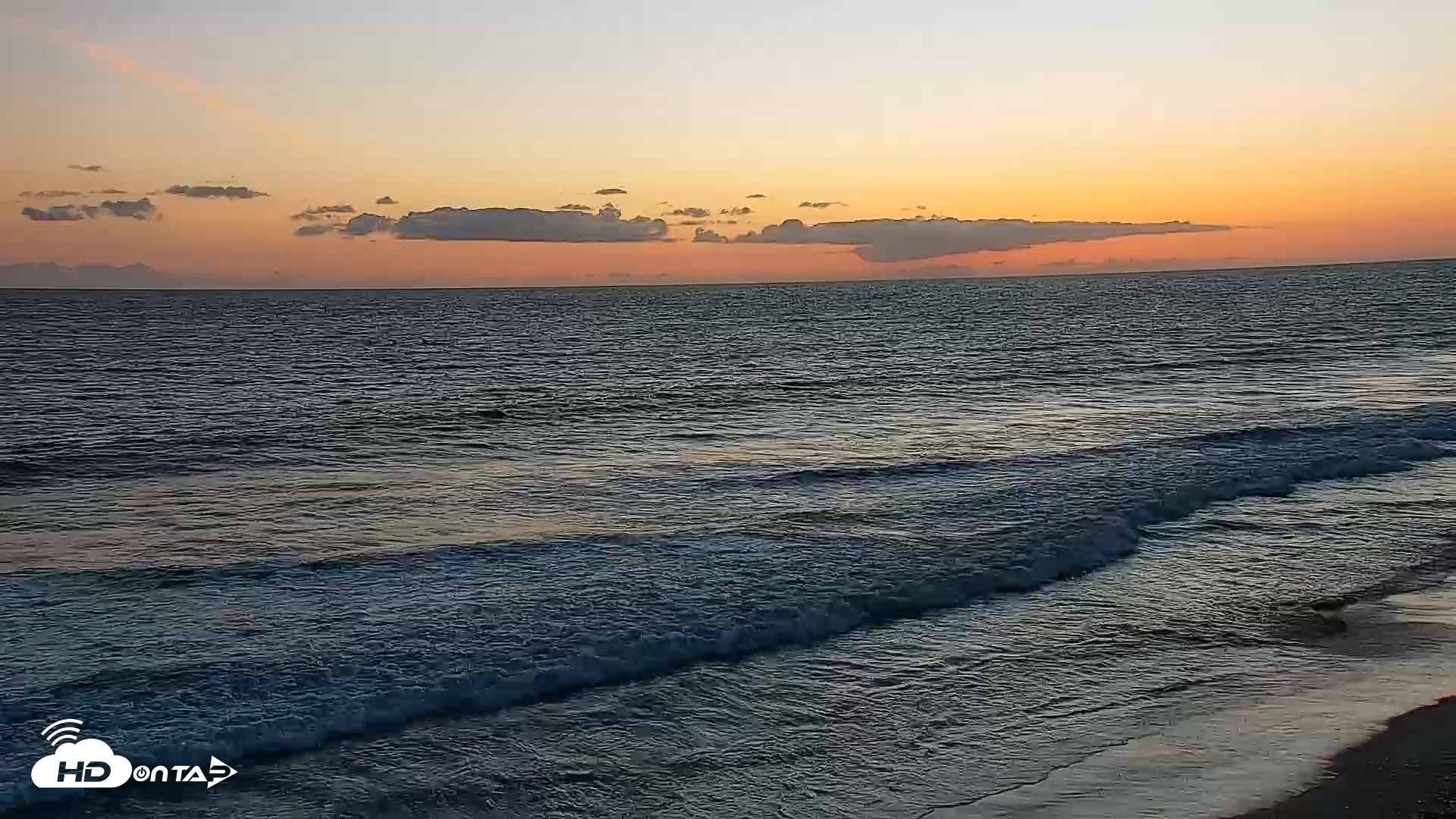 Snapshot of Carlsbad Beach Surf Live Webcam taken Apr 27, 2026, 7:36pm PDT
