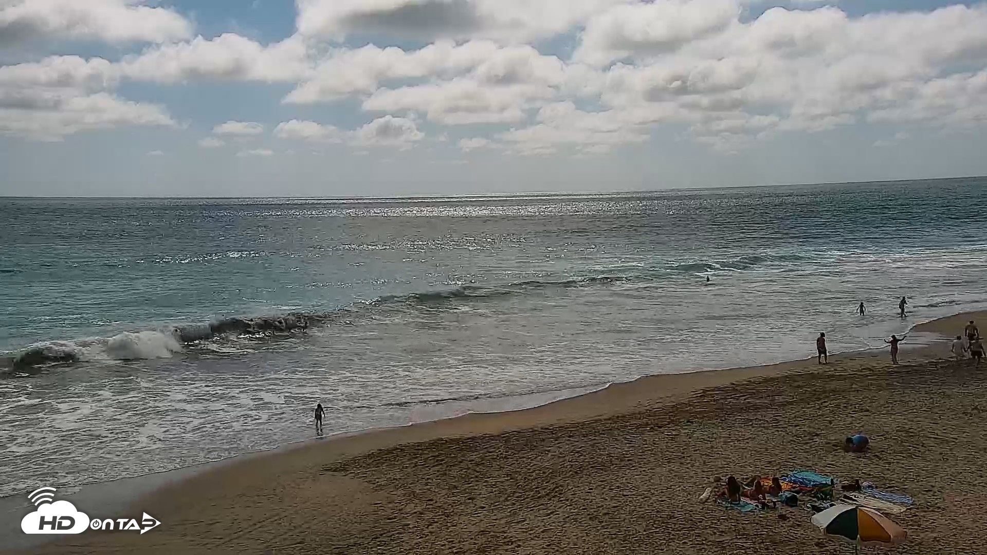 Snapshot of Carlsbad Beach Surf Live Webcam taken Jul 1, 2026, 4:23pm PDT