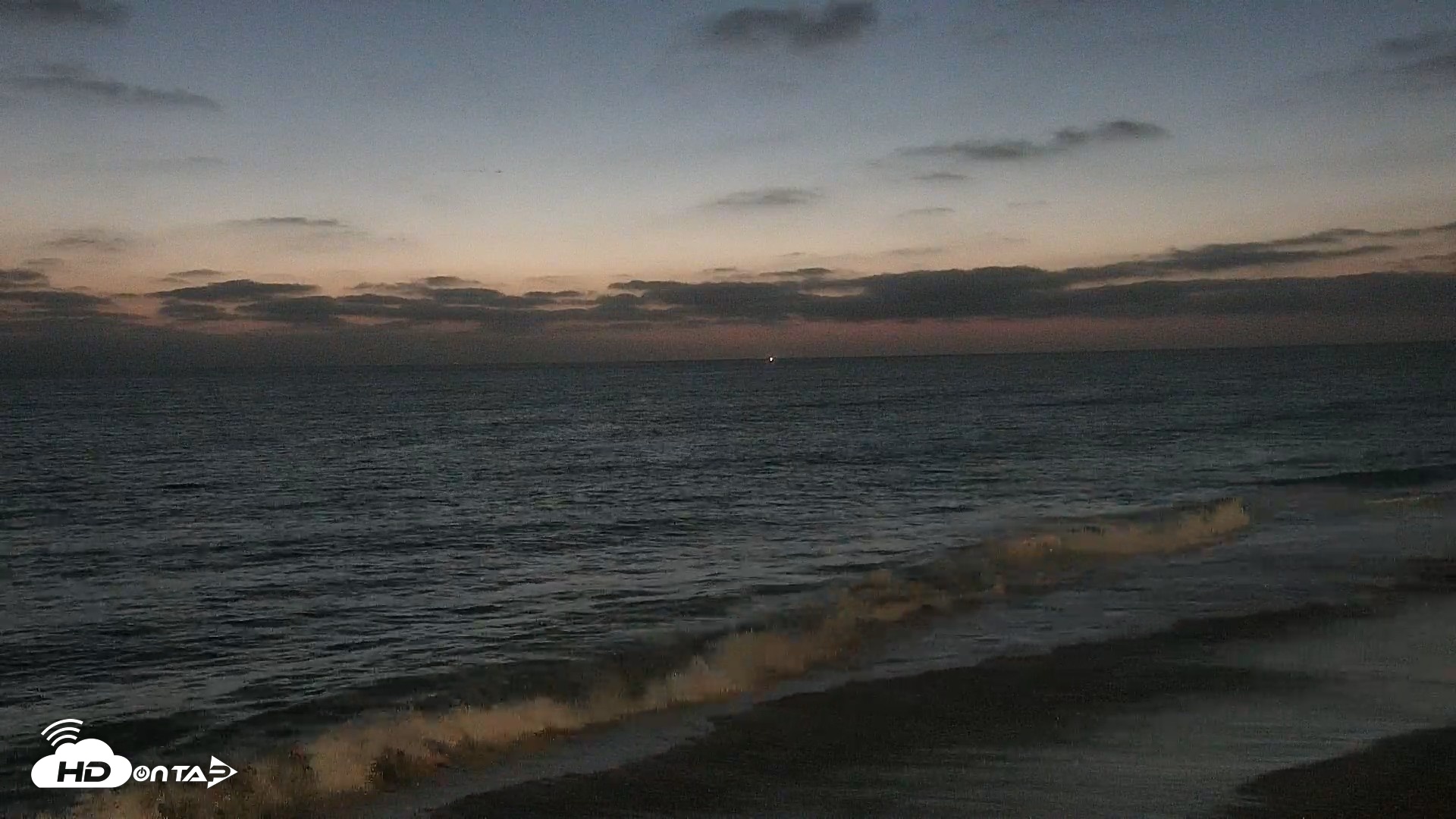 Snapshot of Carlsbad Beach Surf Live Webcam taken Sep 24, 2026, 7:24pm PDT