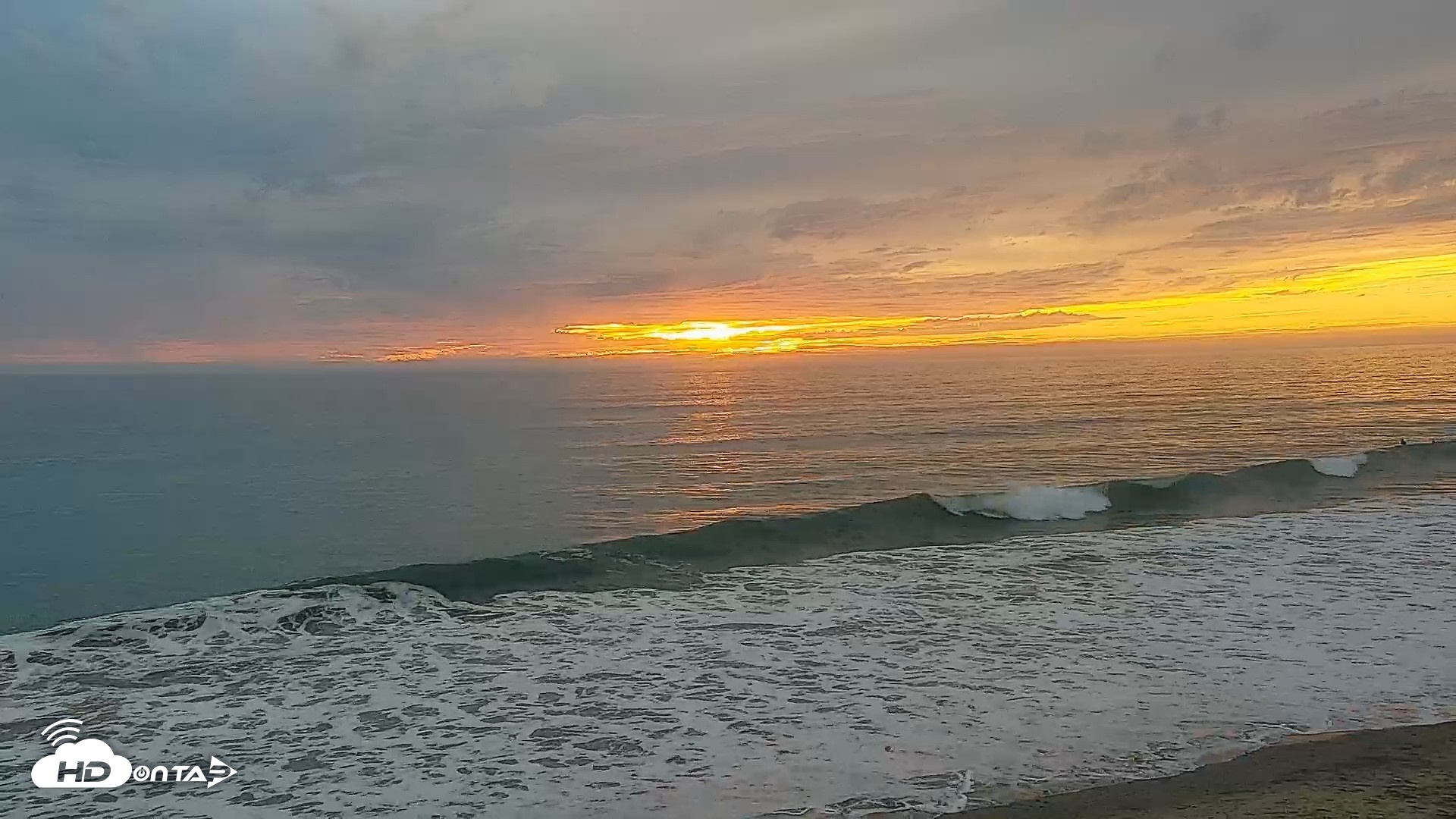 Snapshot of Carlsbad Beach Surf Live Webcam taken Sep 27, 2026, 6:23pm PDT