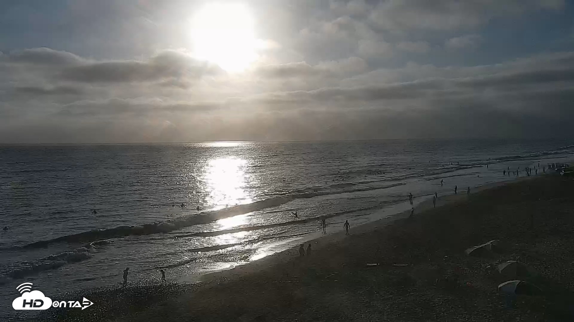 Snapshot of Carlsbad Beach Surf Live Webcam taken Aug 2, 2026, 6:55pm PDT