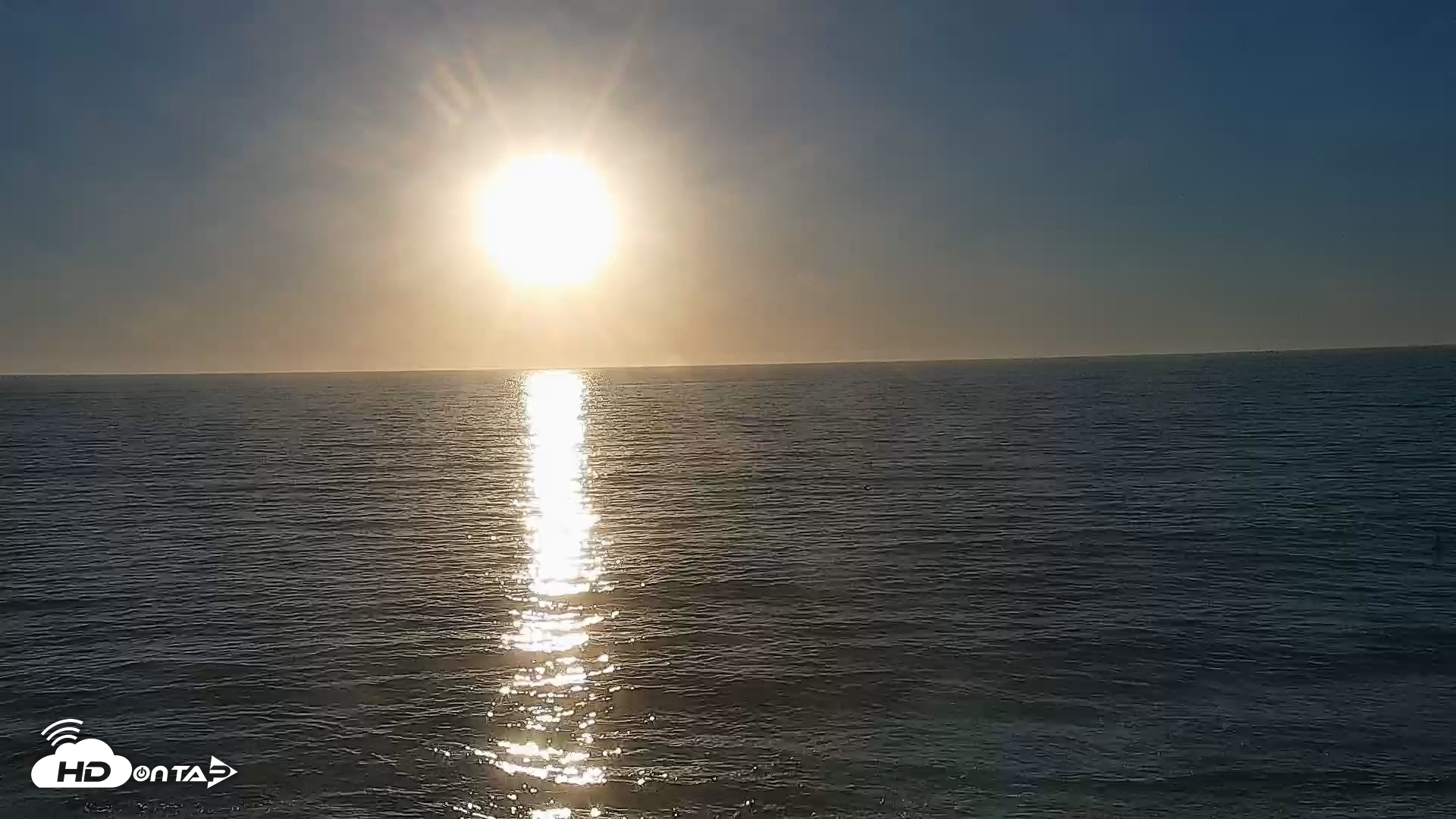 Snapshot of Carlsbad Beach Surf Live Webcam taken Oct 6, 2026, 5:58pm PDT
