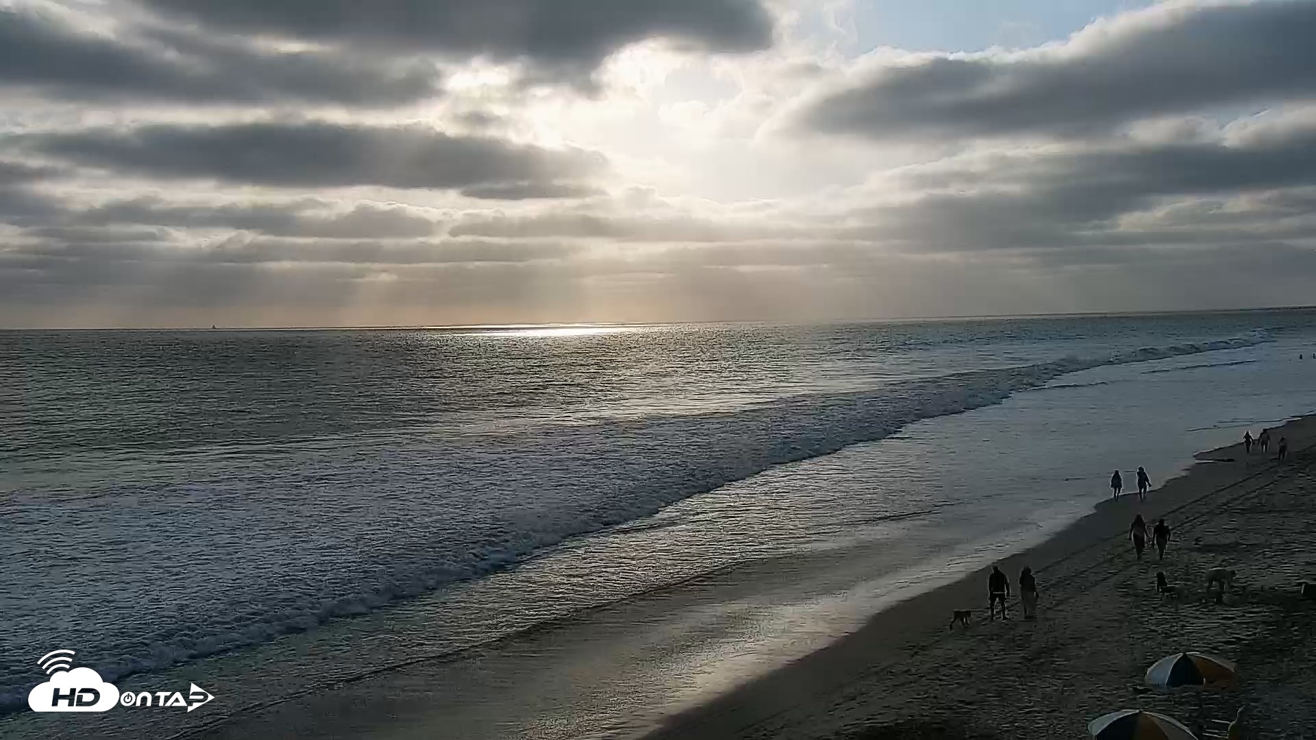 Snapshot of Carlsbad Beach Surf Live Webcam taken May 22, 2026, 6:32pm PDT