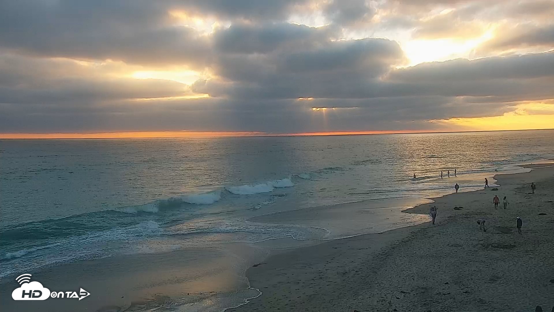 Snapshot of Carlsbad Beach Surf Live Webcam taken Jun 26, 2026, 7:37pm PDT