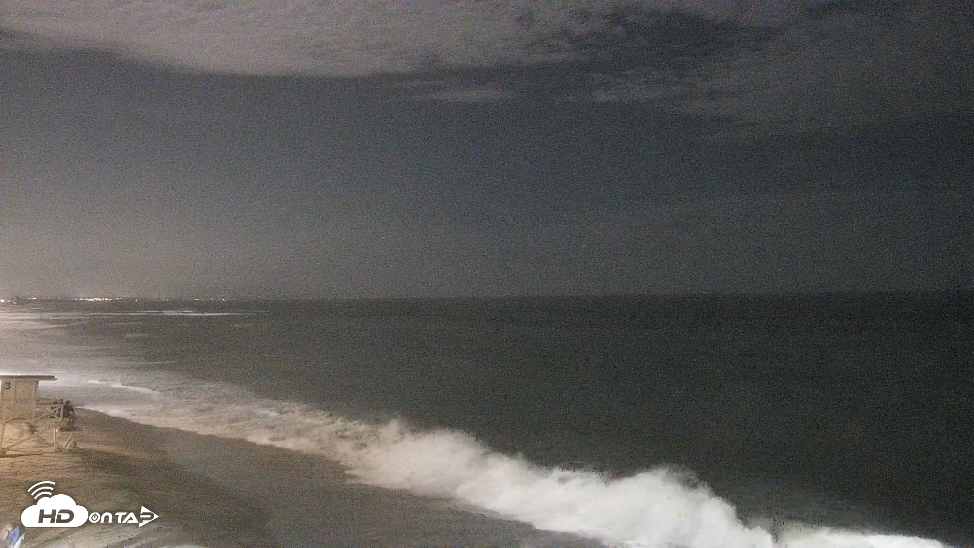 Snapshot of Carlsbad Beach Surf Live Webcam taken Aug 26, 2026, 10:08pm PDT