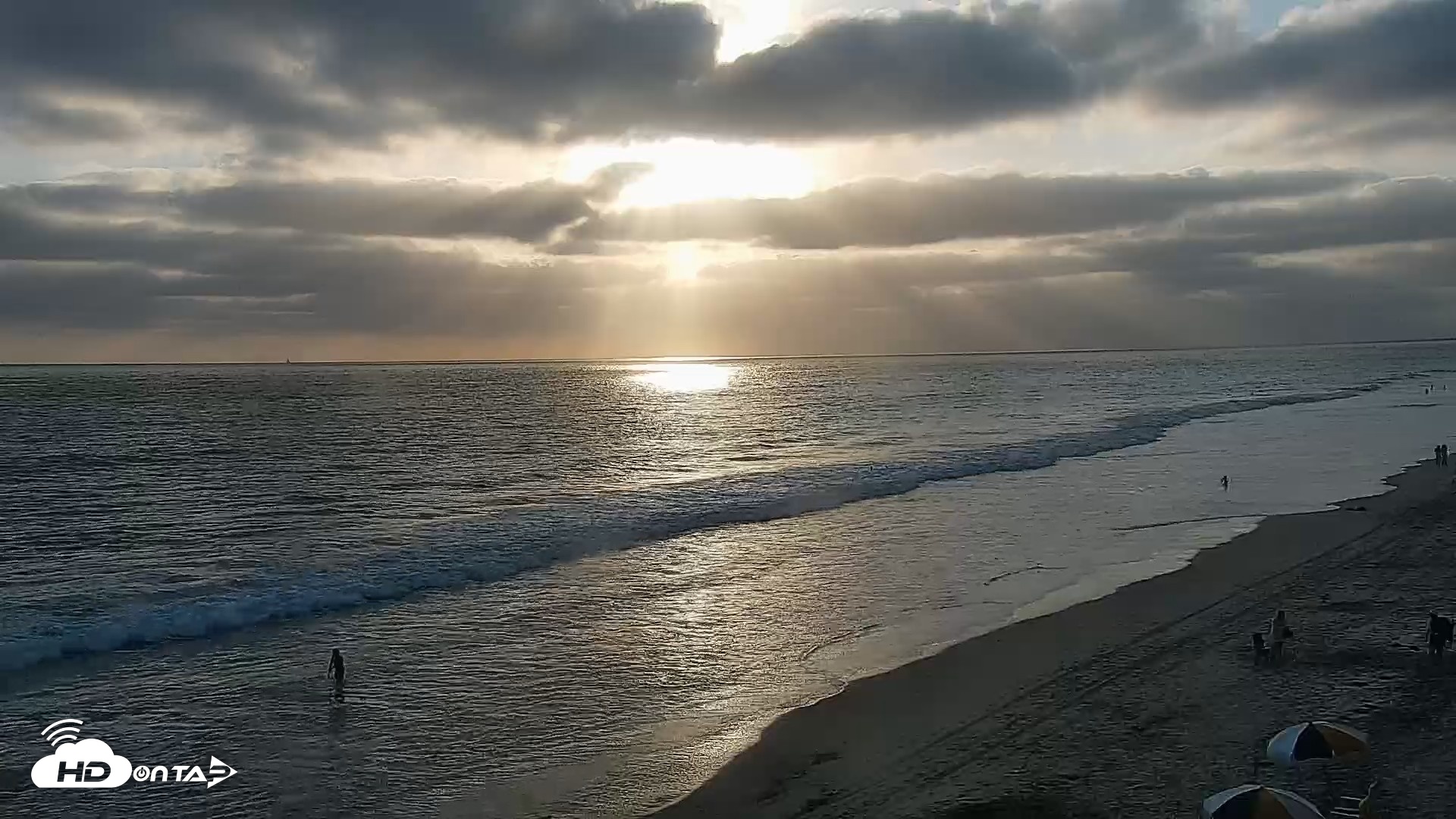 Snapshot of Carlsbad Beach Surf Live Webcam taken May 22, 2026, 6:56pm PDT