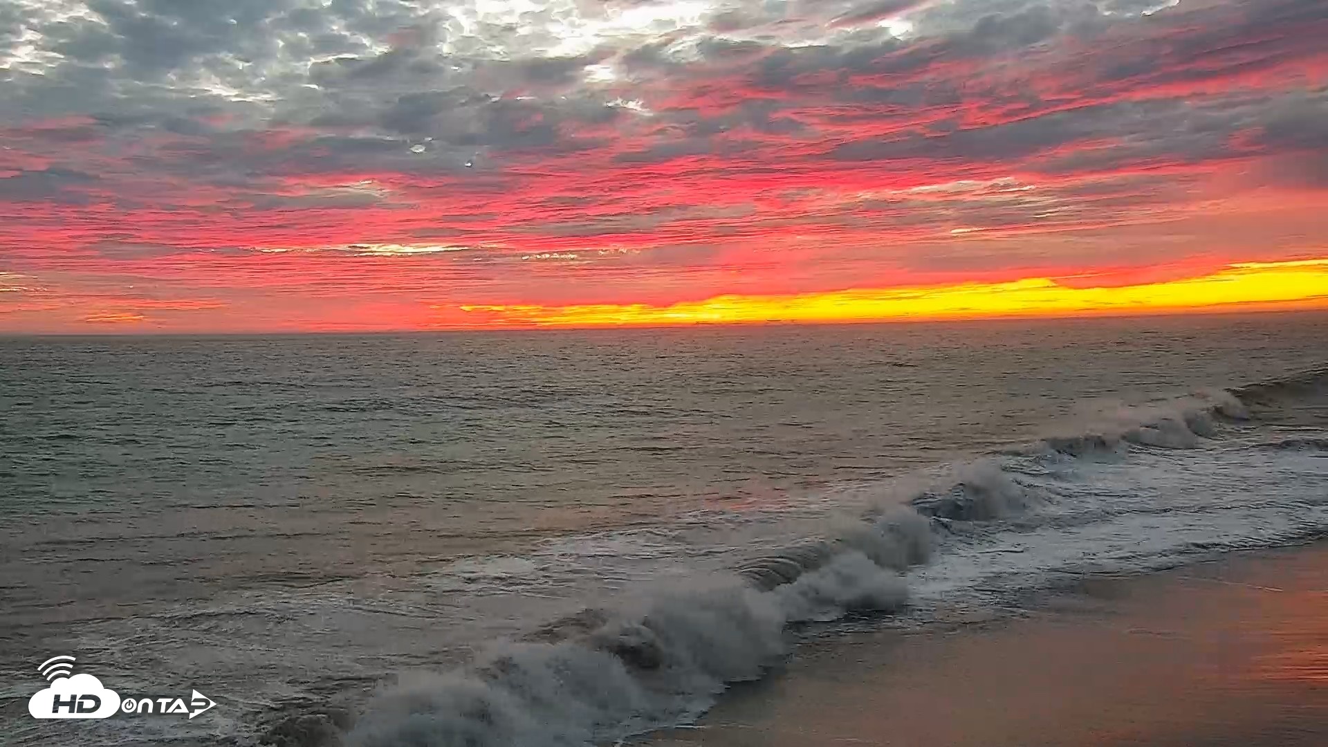 Snapshot of Carlsbad Beach Surf Live Webcam taken Sep 7, 2026, 7:18pm PDT
