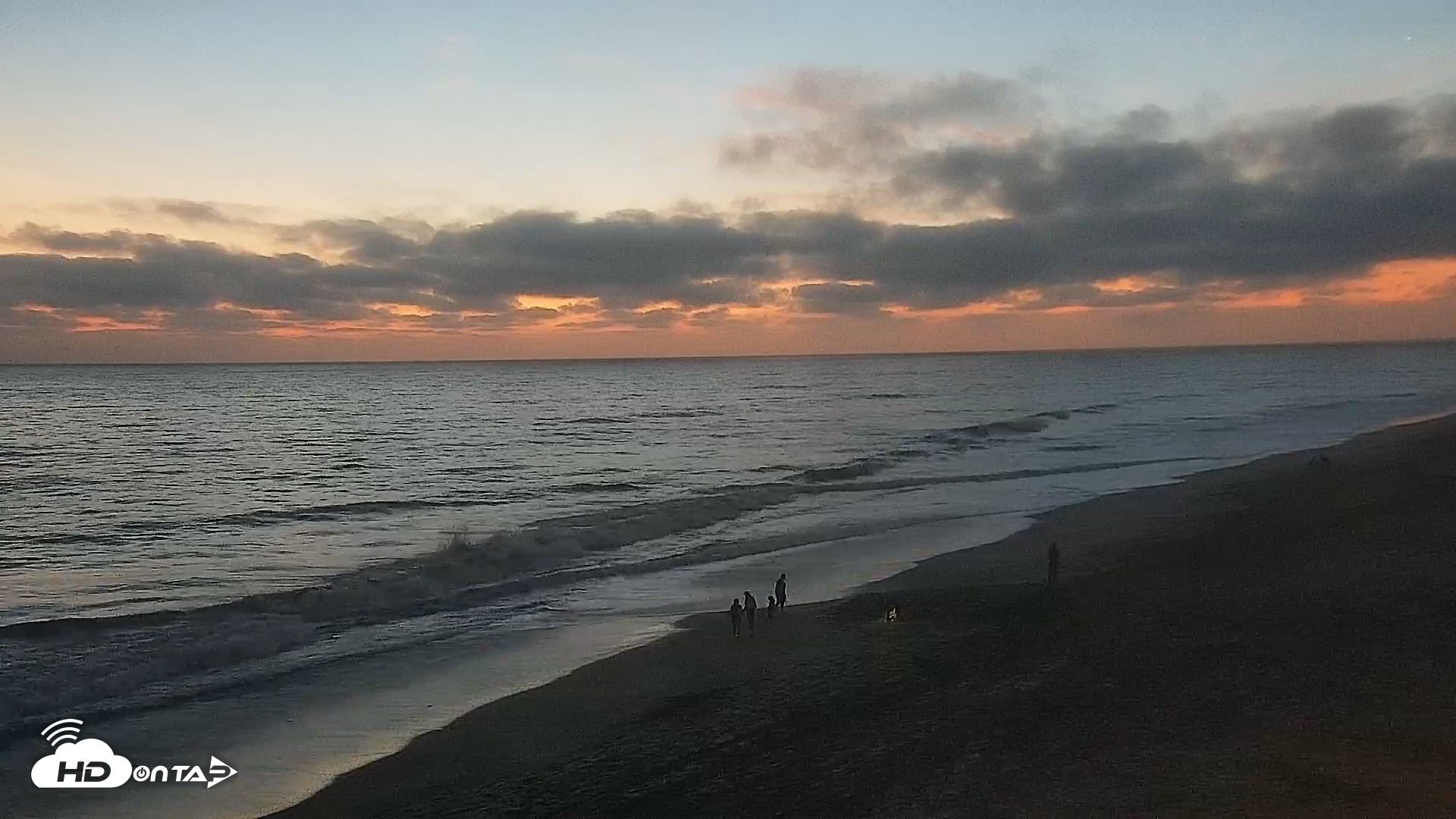 Snapshot of Carlsbad Beach Surf Live Webcam taken Aug 18, 2026, 8:03pm PDT
