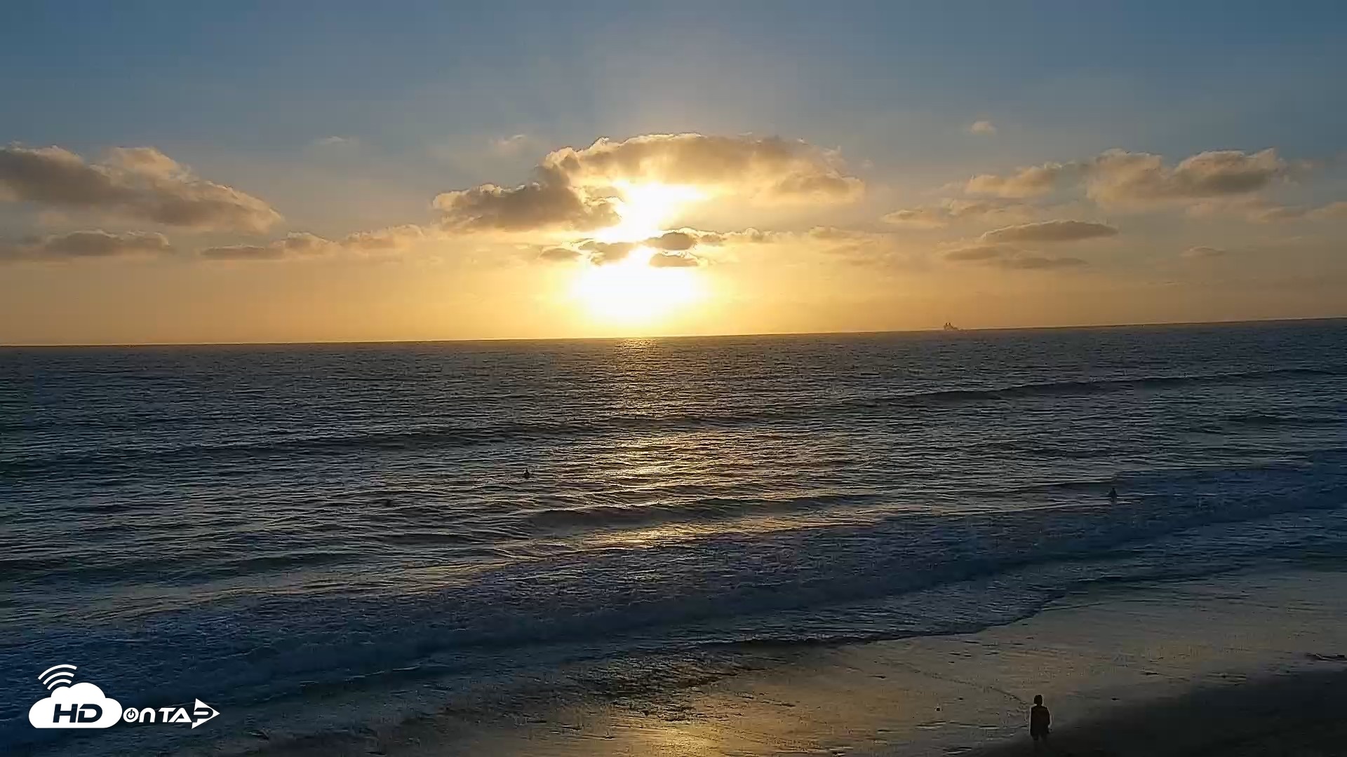 Snapshot of Carlsbad Beach Surf Live Webcam taken Sep 28, 2026, 6:20pm PDT