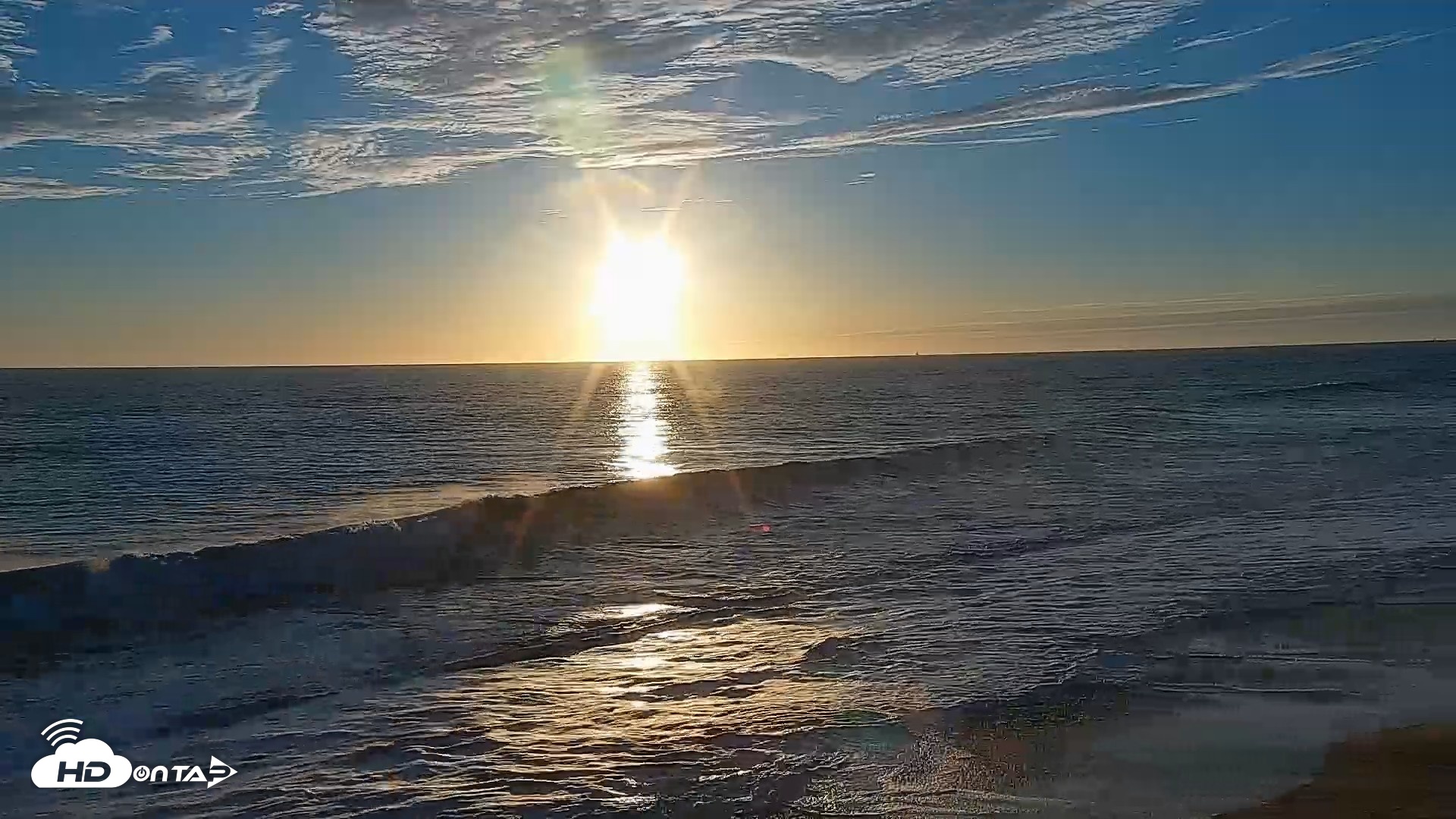 Snapshot of Carlsbad Beach Surf Live Webcam taken Sep 5, 2026, 6:54pm PDT