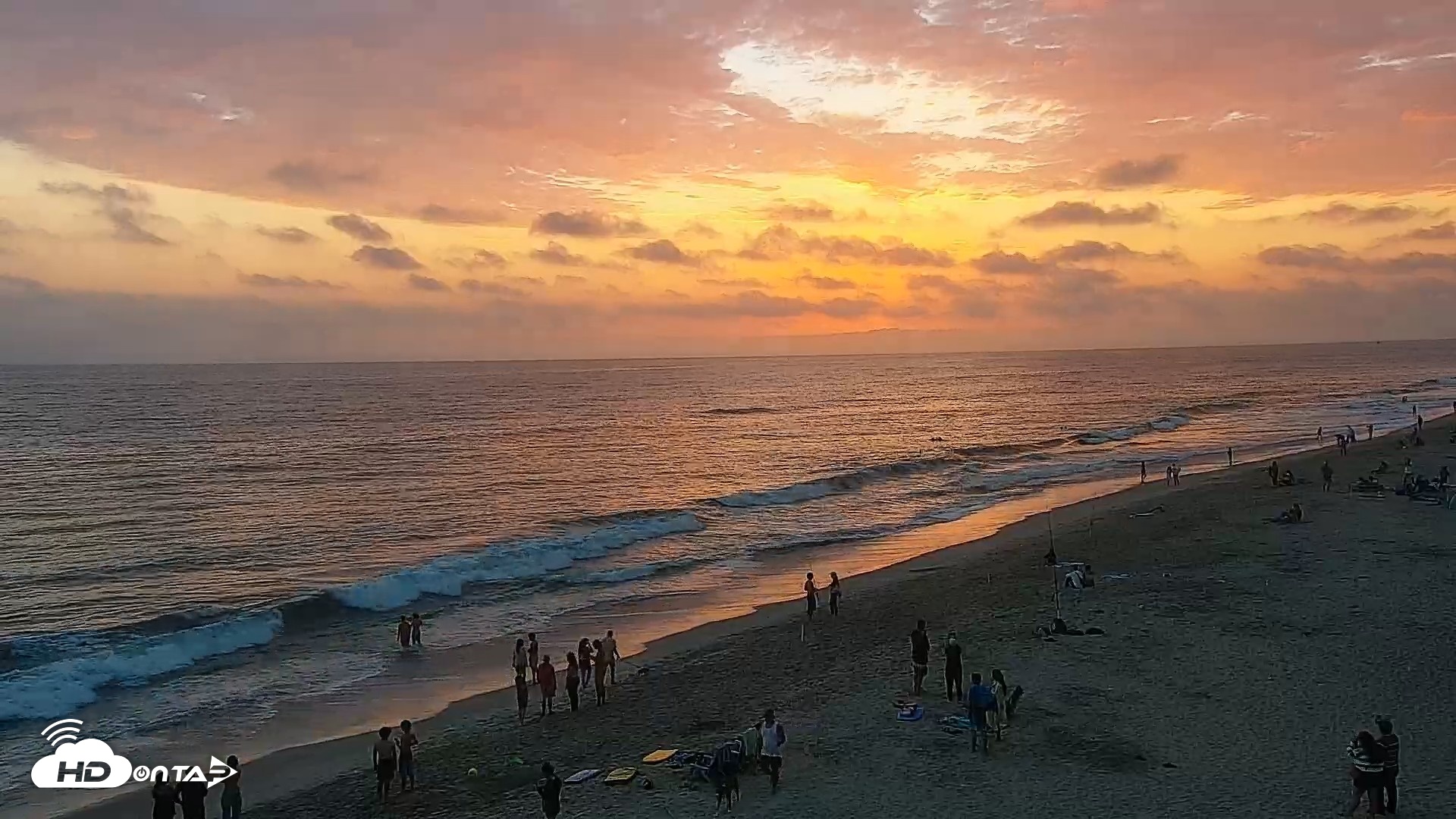 Snapshot of Carlsbad Beach Surf Live Webcam taken Jul 18, 2026, 7:55pm PDT