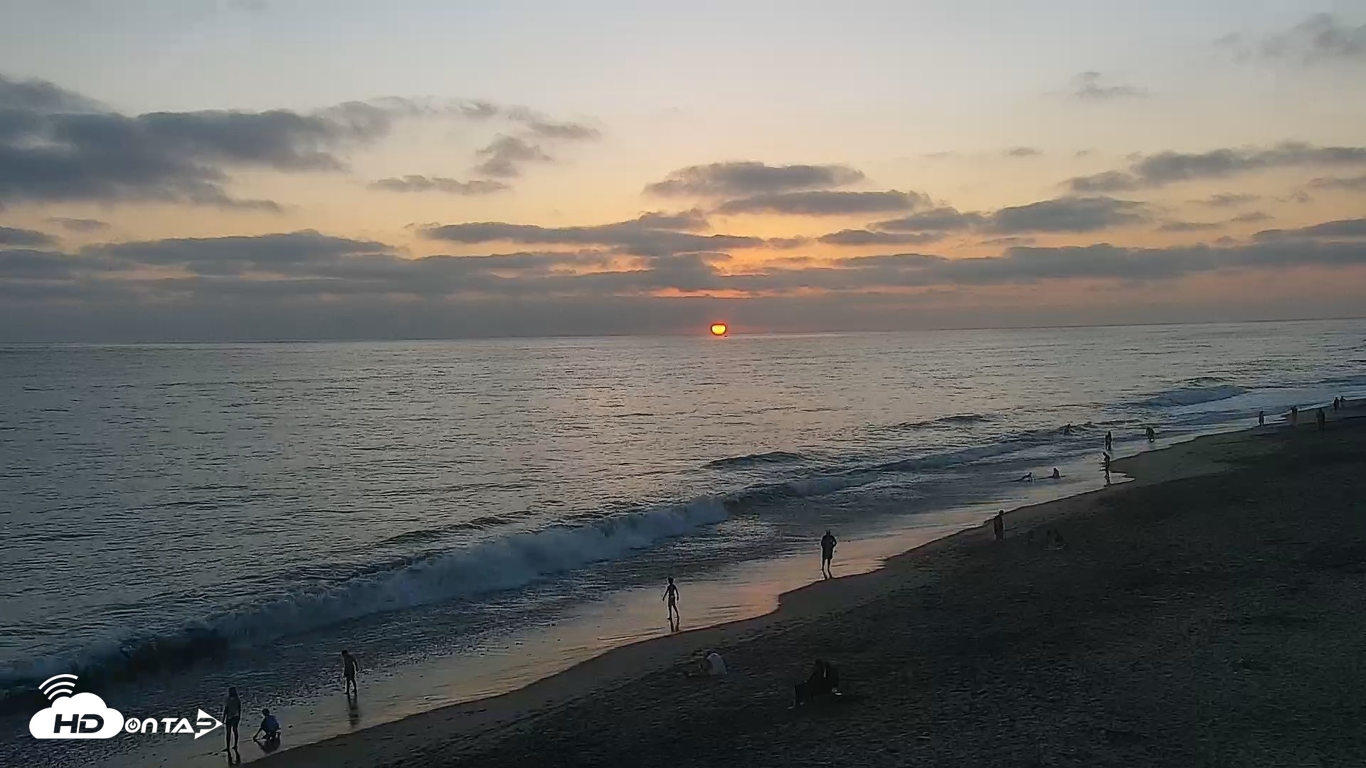 Snapshot of Carlsbad Beach Surf Live Webcam taken Jul 31, 2026, 7:48pm PDT