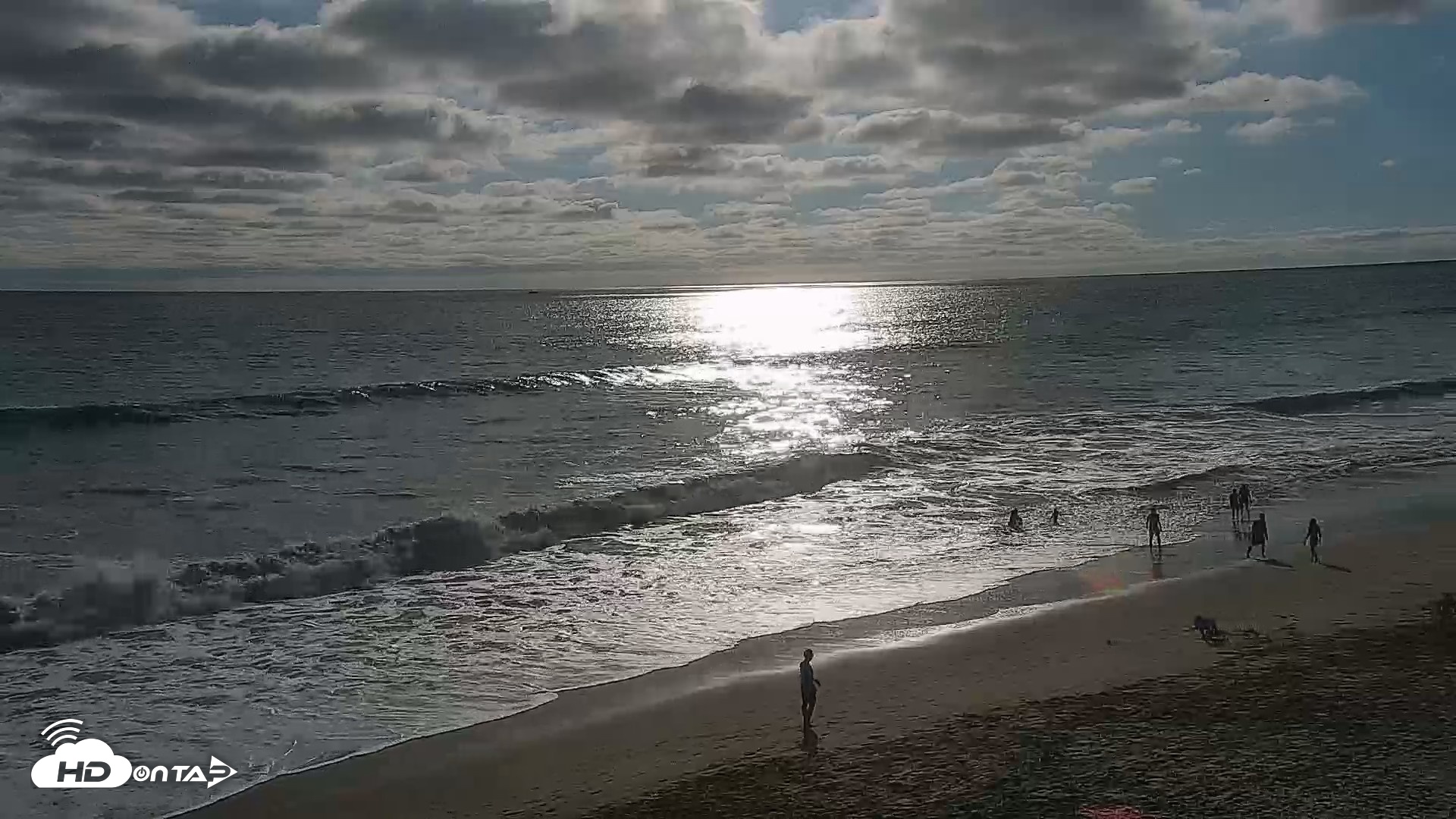Snapshot of Carlsbad Beach Surf Live Webcam taken Aug 14, 2026, 5:49pm PDT