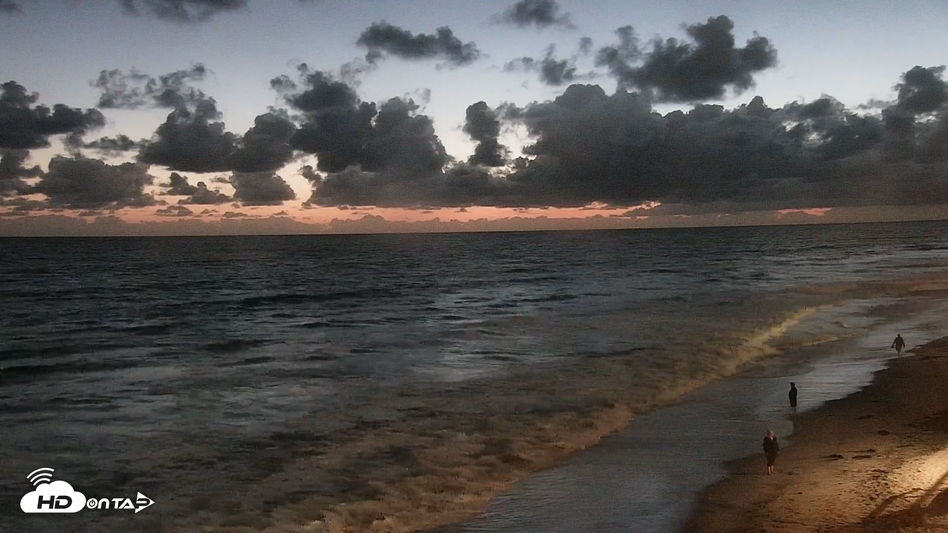 Snapshot of Carlsbad Beach Surf Live Webcam taken May 27, 2026, 8:36pm PDT