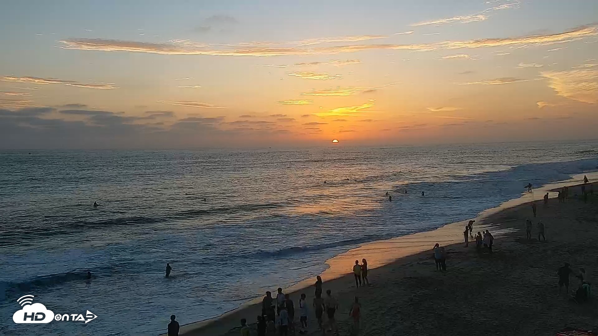 Snapshot of Carlsbad Beach Surf Live Webcam taken Jul 24, 2026, 7:52pm PDT